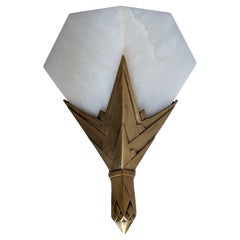 Paire d'appliques Art Déco françaises en albâtre