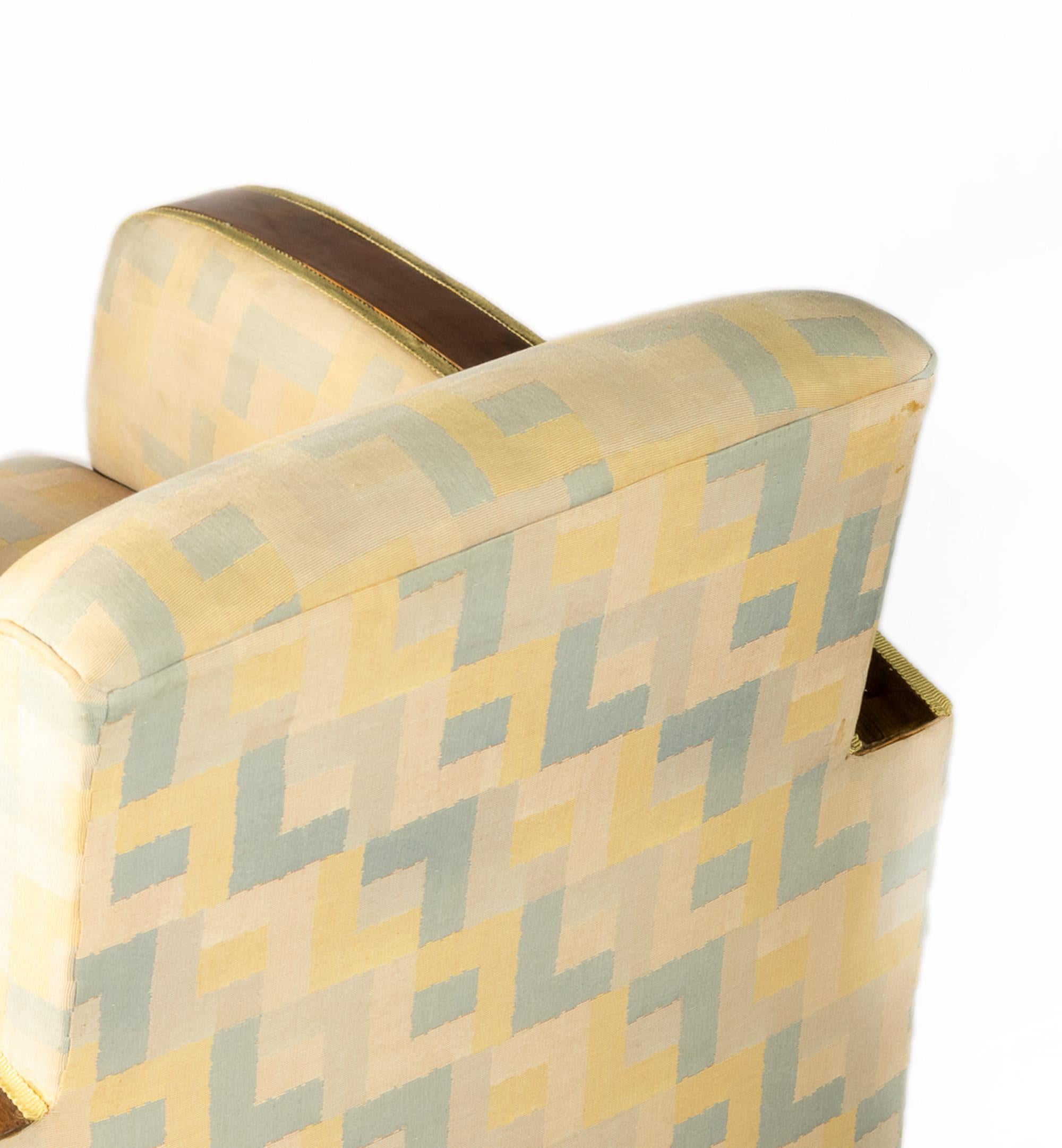 Pair Of French Art Deco Armchairs, 20th Century In Fair Condition For Sale In Lisbon, PT