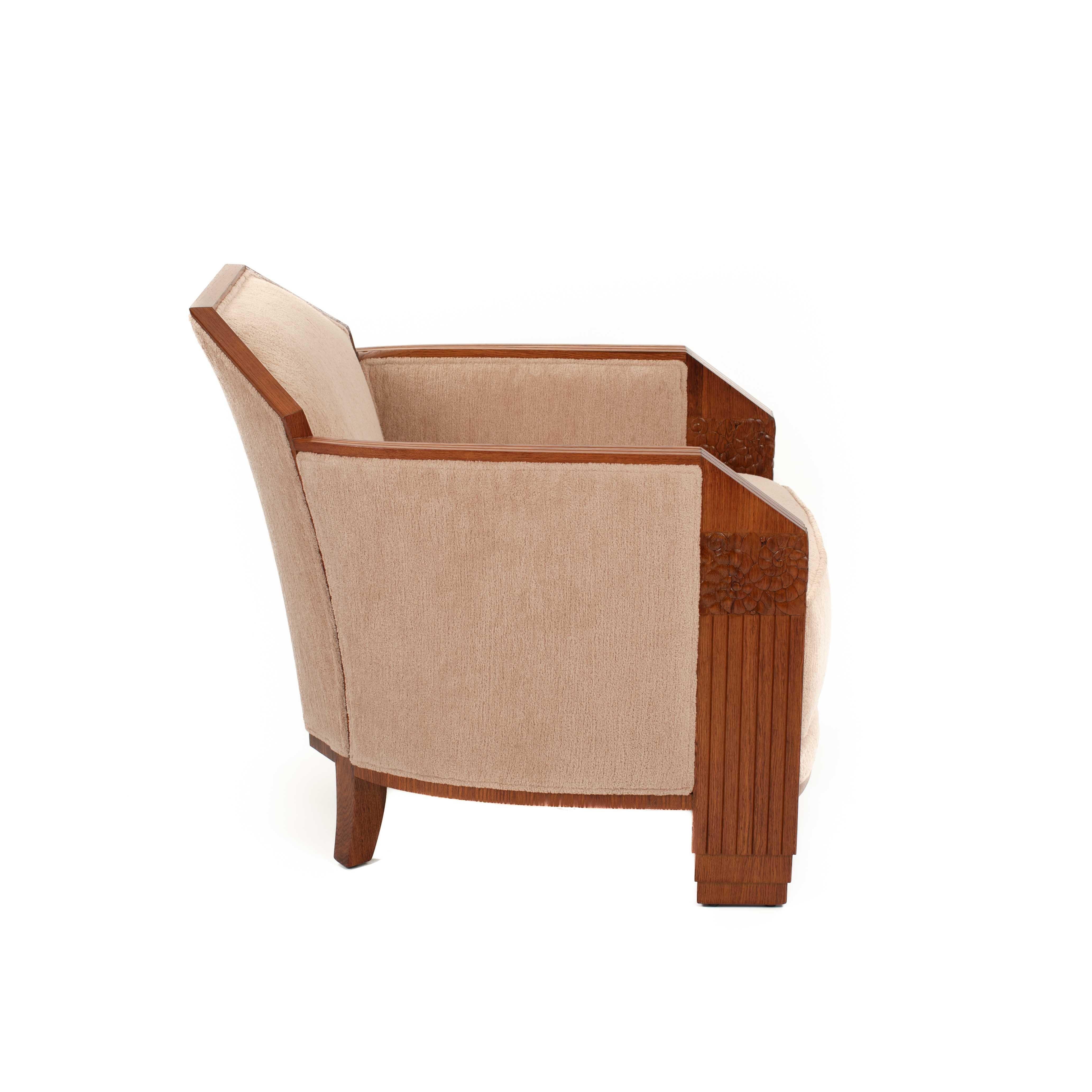 Pair of French Art Deco Armchairs in Solid Rosewood with Stylized Carvings 1920s For Sale 5
