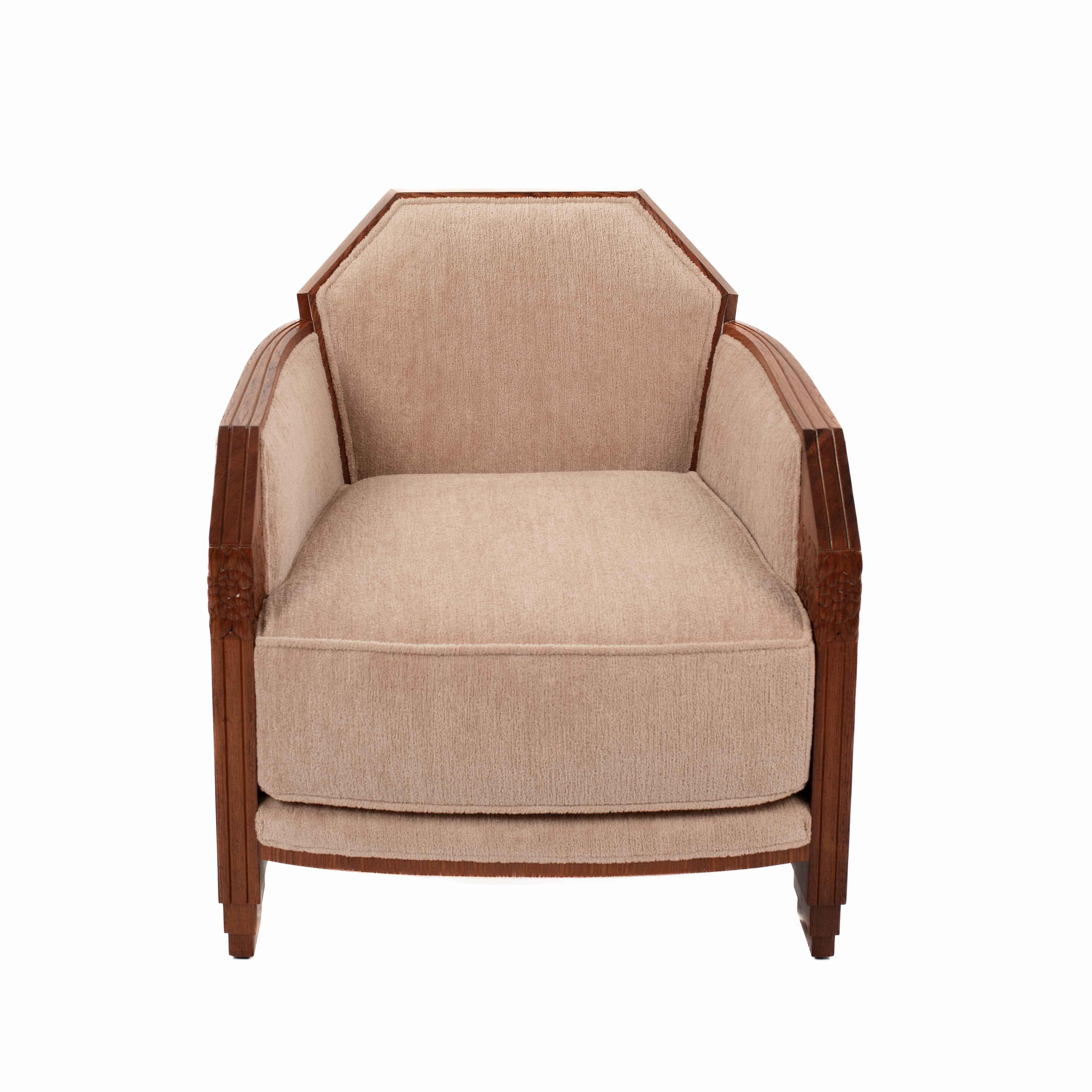 Early 20th Century Pair of French Art Deco Armchairs in Solid Rosewood with Stylized Carvings 1920s For Sale