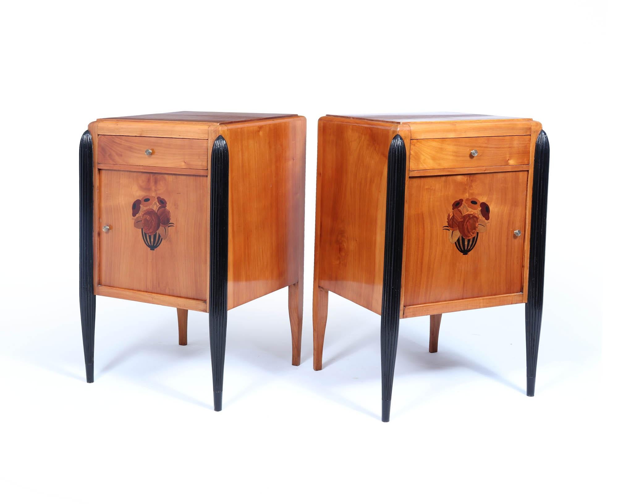 Pair of French Art Deco bedside Cabinets In Good Condition For Sale In Paddock Wood Tonbridge, GB
