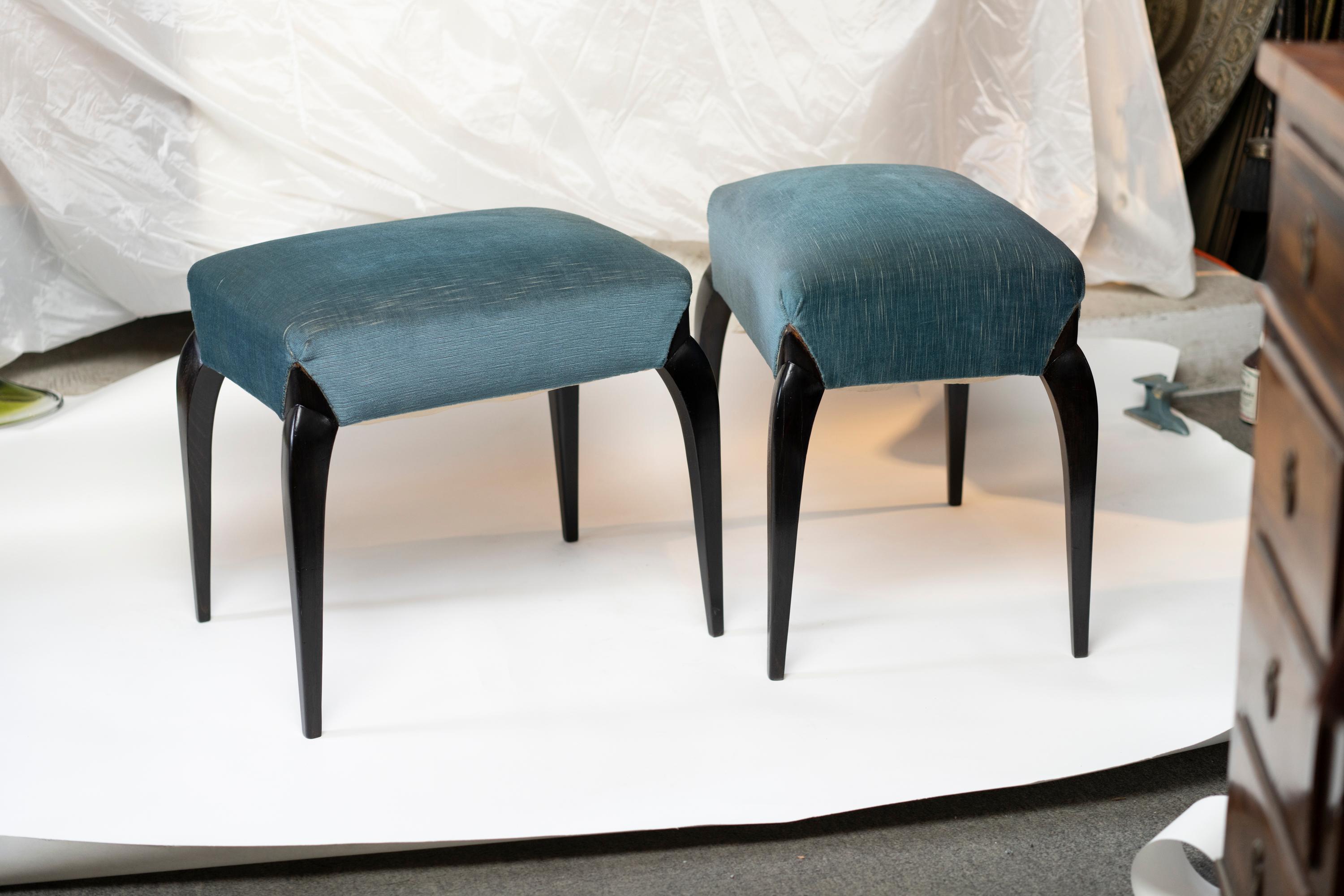 Pair of French Art Deco Ebonized Beechwood Stools In Good Condition In Montreal, QC