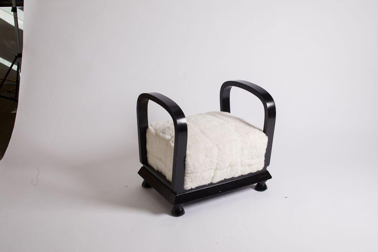 Mid-20th Century Pair of French Art Deco Black Lacquer and White Sheepskin Benches, circa 1930s