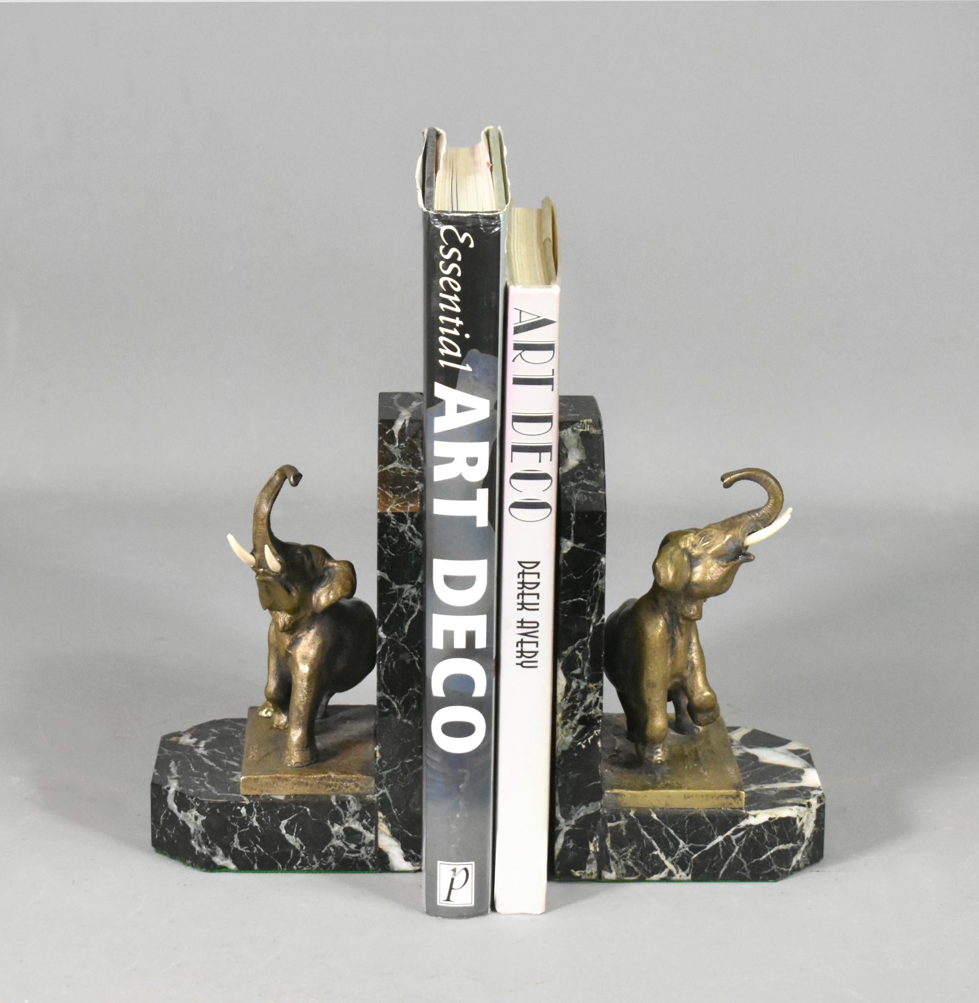 Pair of French Art Deco Bookends signed H Fady in Bronze For Sale 1