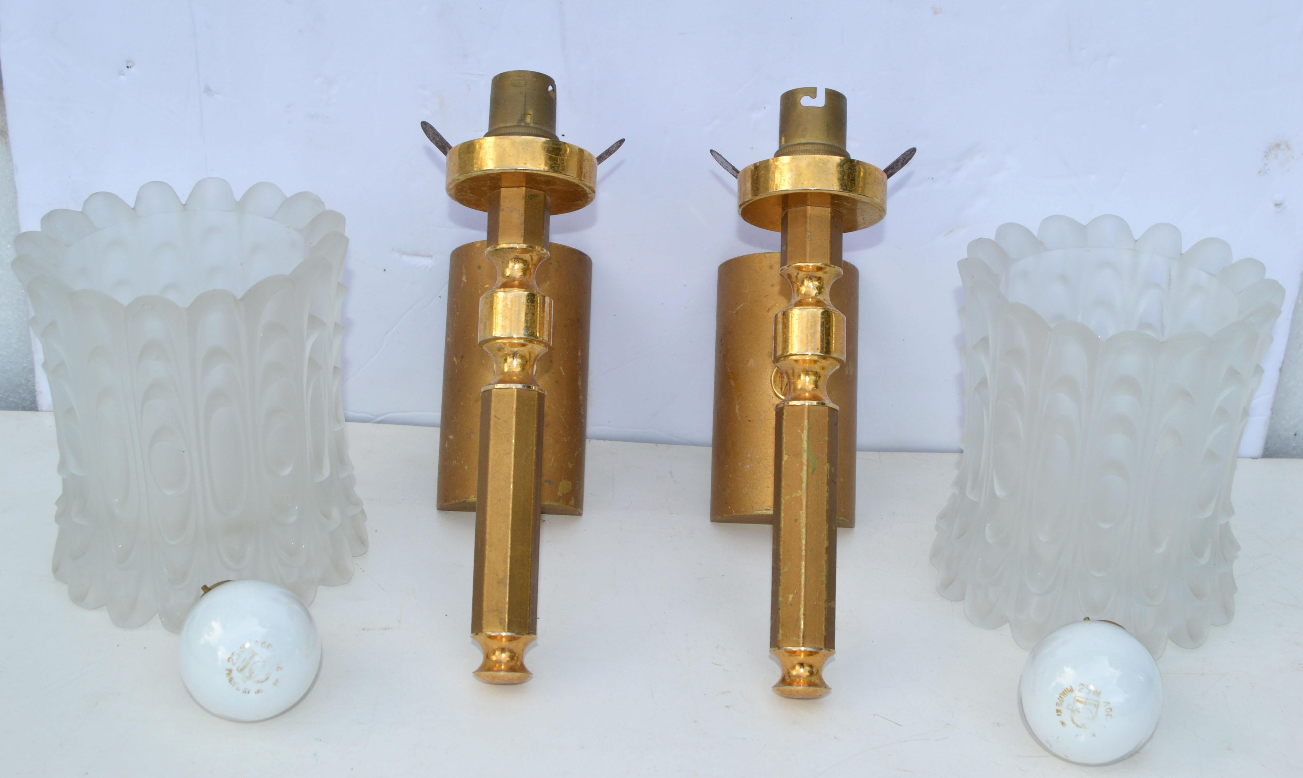 Pair of French Art Deco Brass & Frosted Glass Sconces, Wall Lights For Sale 7