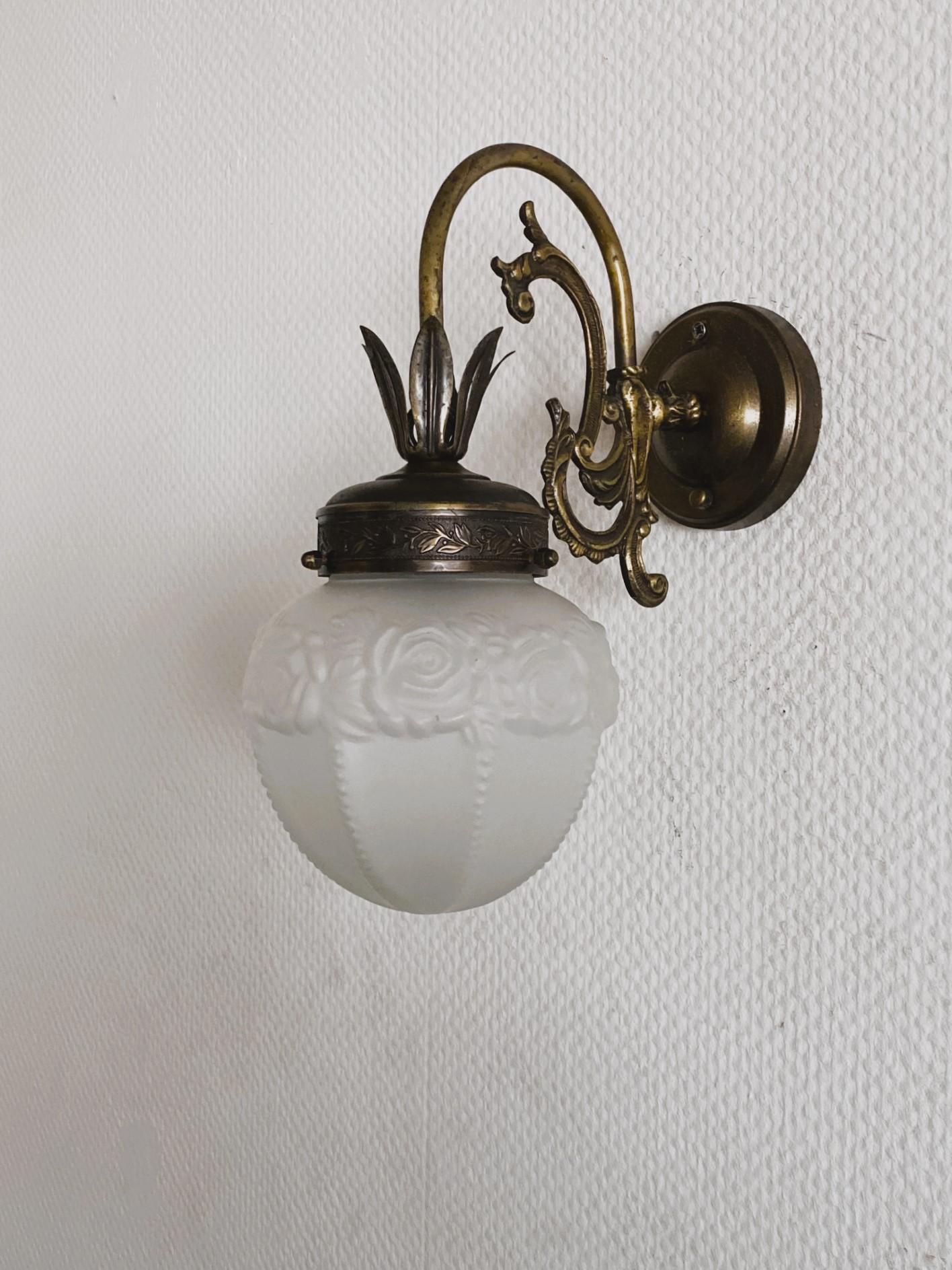 20th Century Pair of French Art Deco Brass Frosted Glass Wall Sconces, 1930s For Sale