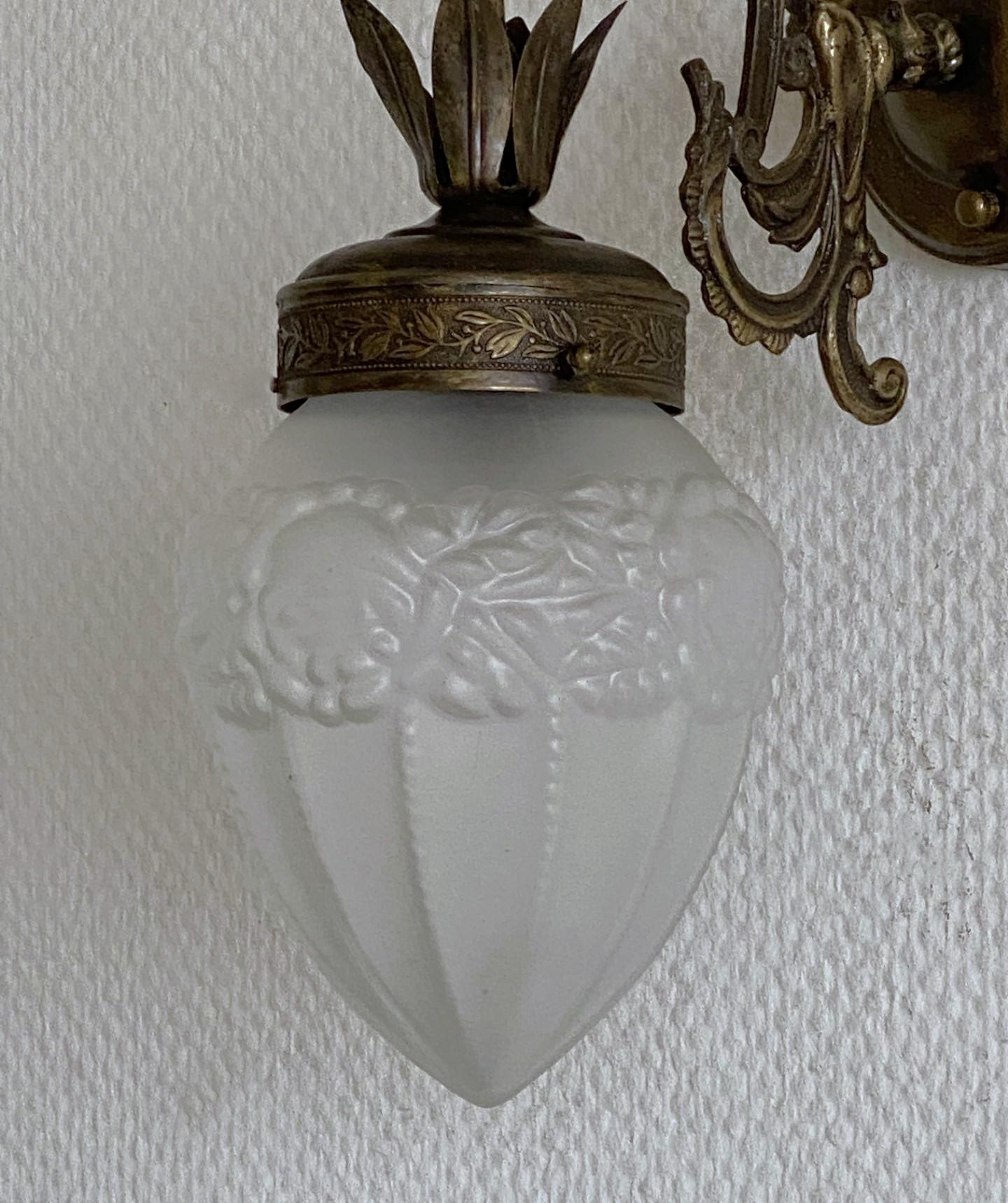 Pair of French Art Deco Brass Frosted Glass Wall Sconces, 1930s For Sale 5