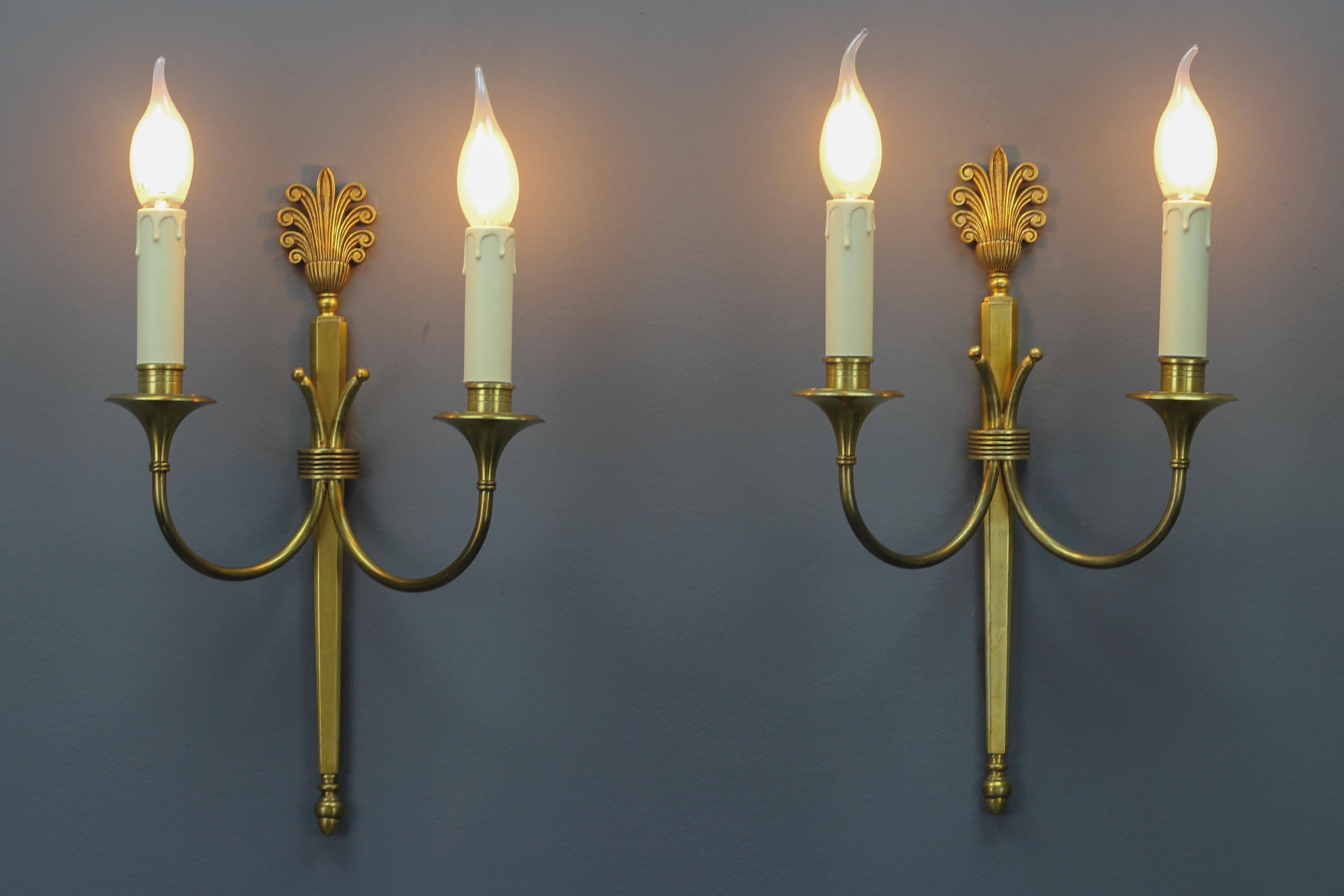Pair of French Art Deco Brass Twin Arm Sconces, ca 1930 In Good Condition For Sale In Barntrup, DE