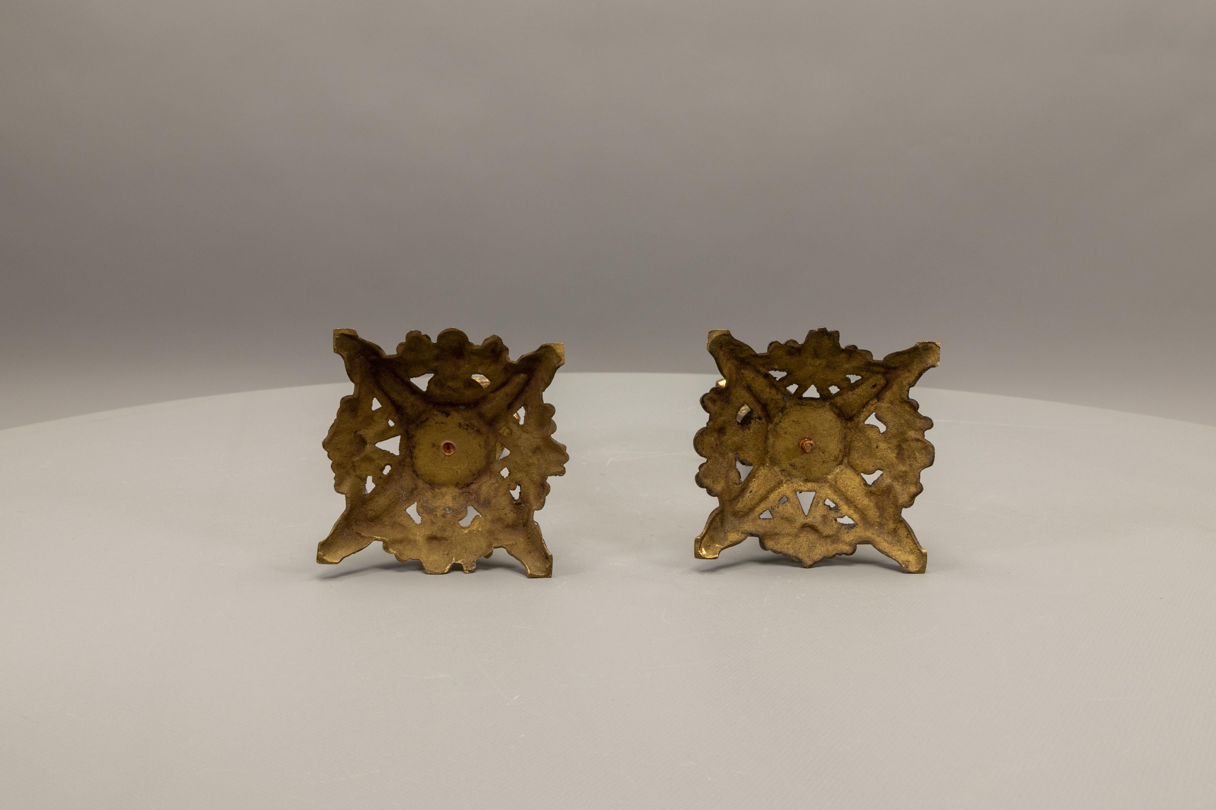 Coppia di candelieri in bronzo Art Déco francese con cicogne di Marabù, anni '30 circa in vendita 4