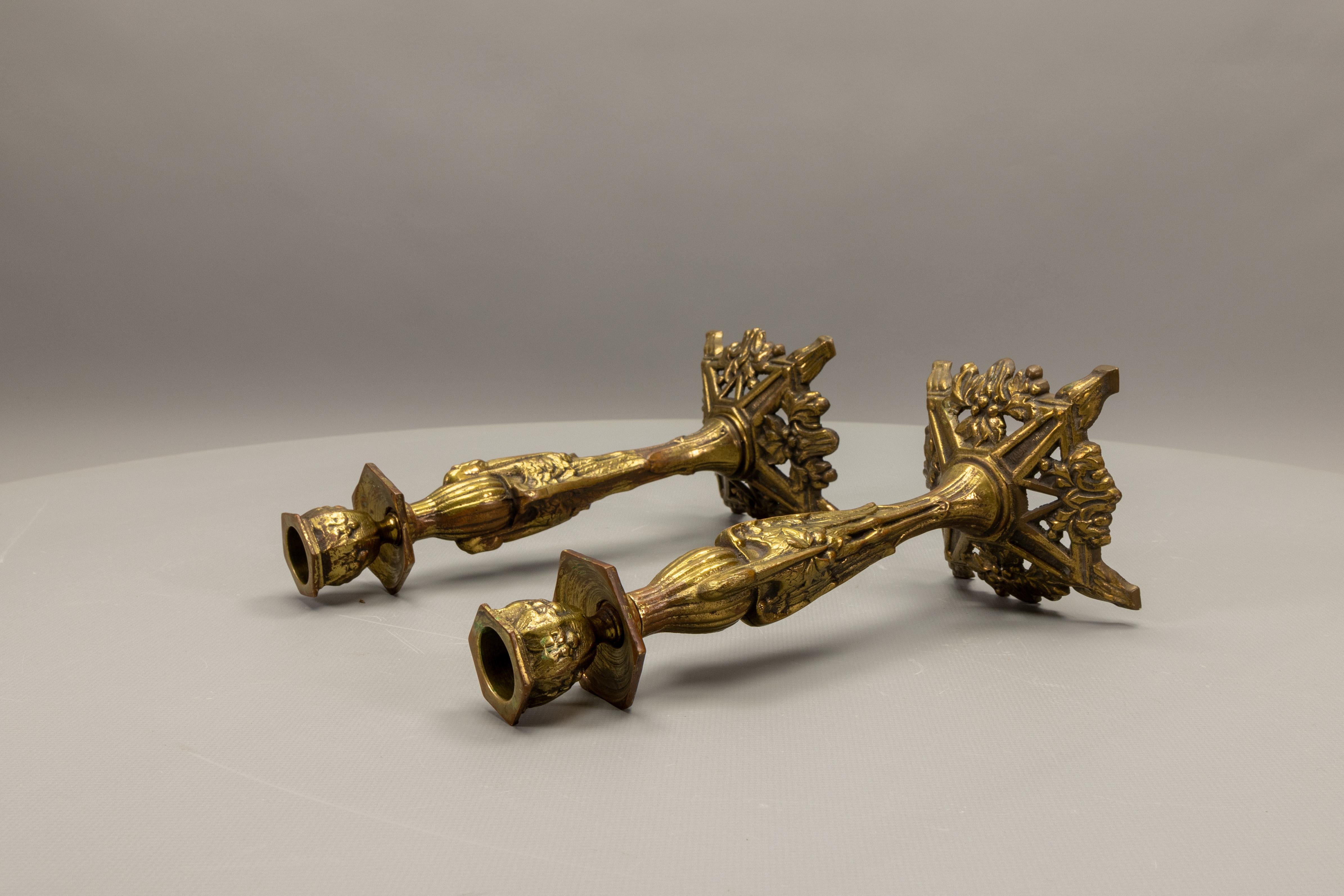 Coppia di candelieri in bronzo Art Déco francese con cicogne di Marabù, anni '30 circa in vendita 6