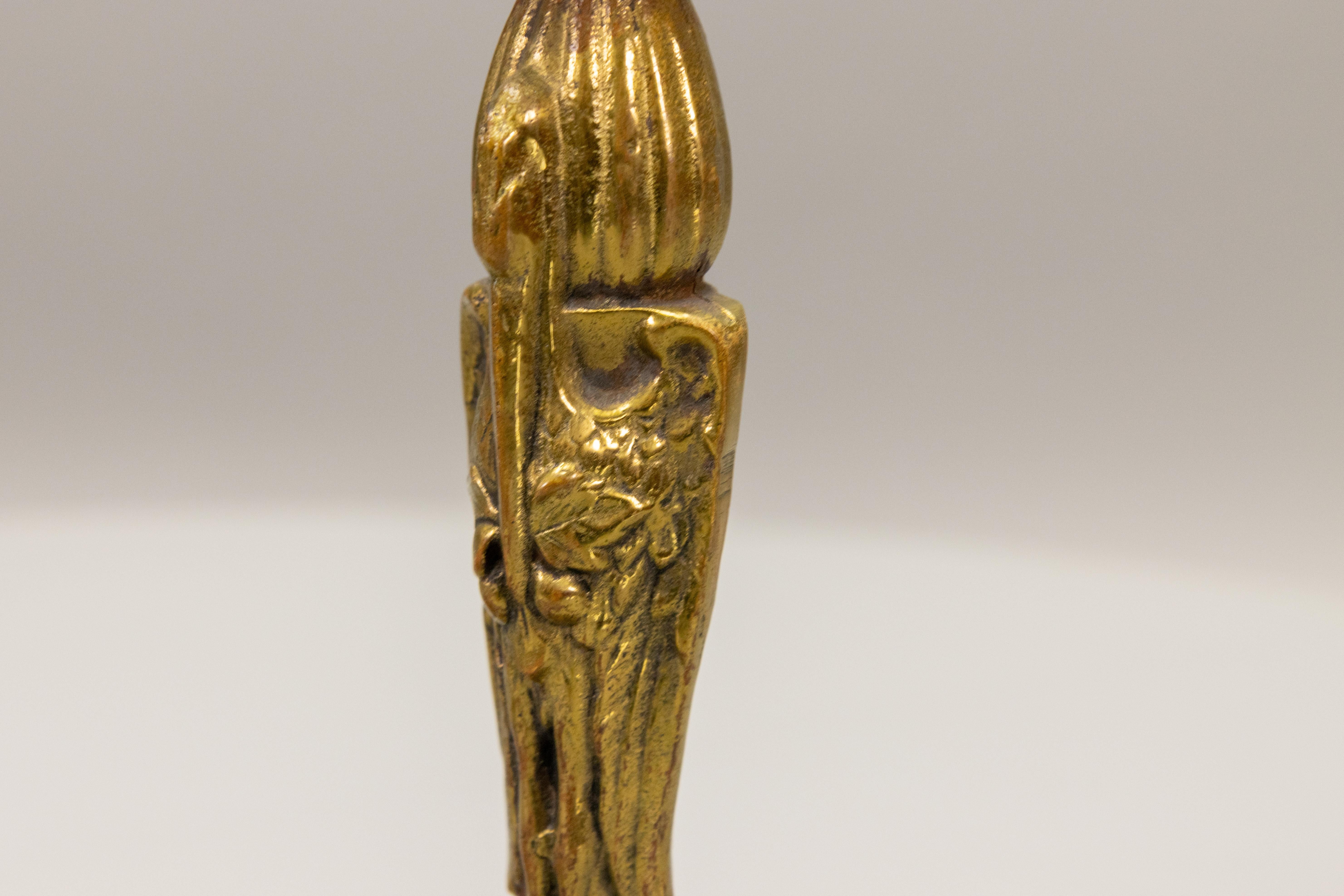 Francese Coppia di candelieri in bronzo Art Déco francese con cicogne di Marabù, anni '30 circa in vendita