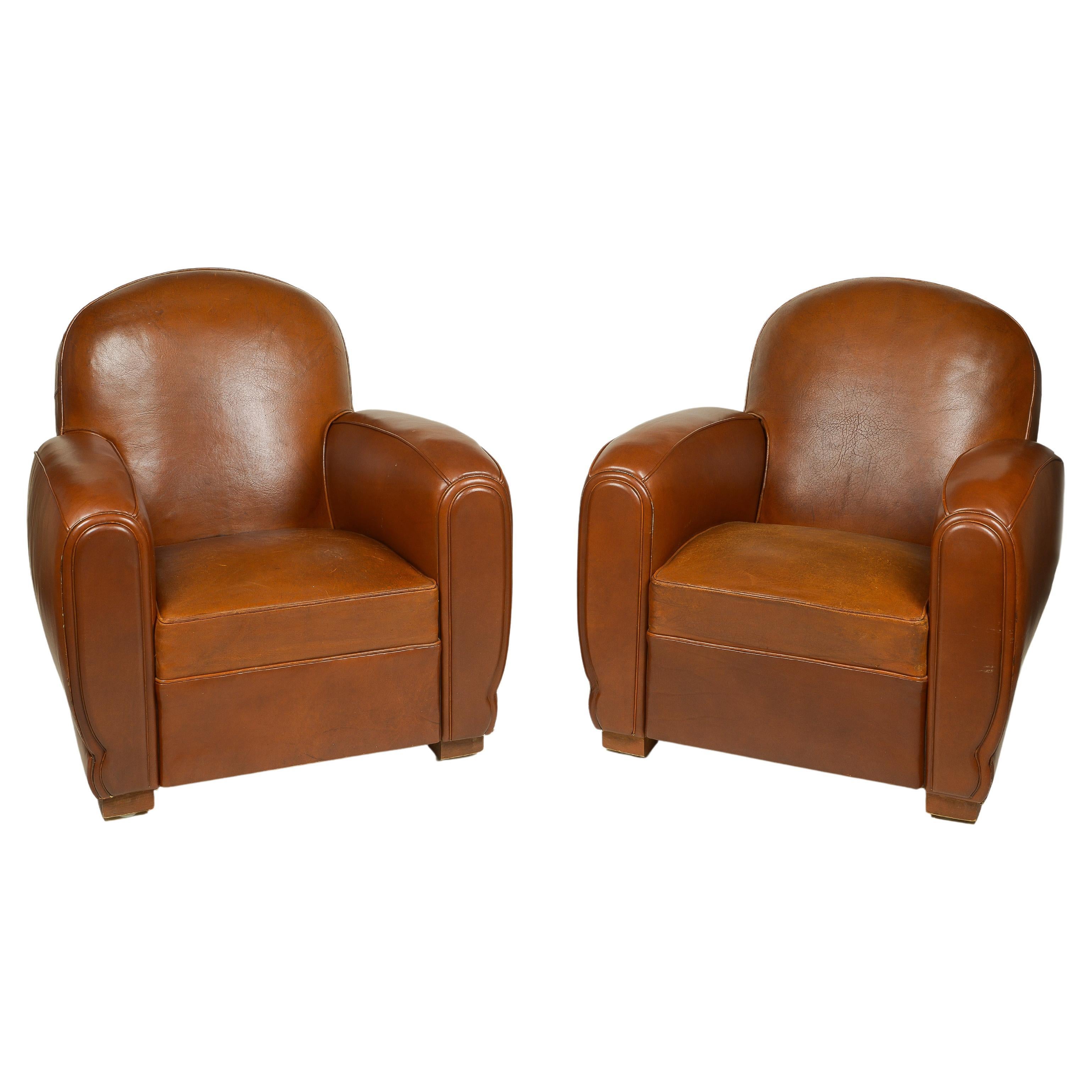 Paire de fauteuils club en cuir marron Art Déco français en vente