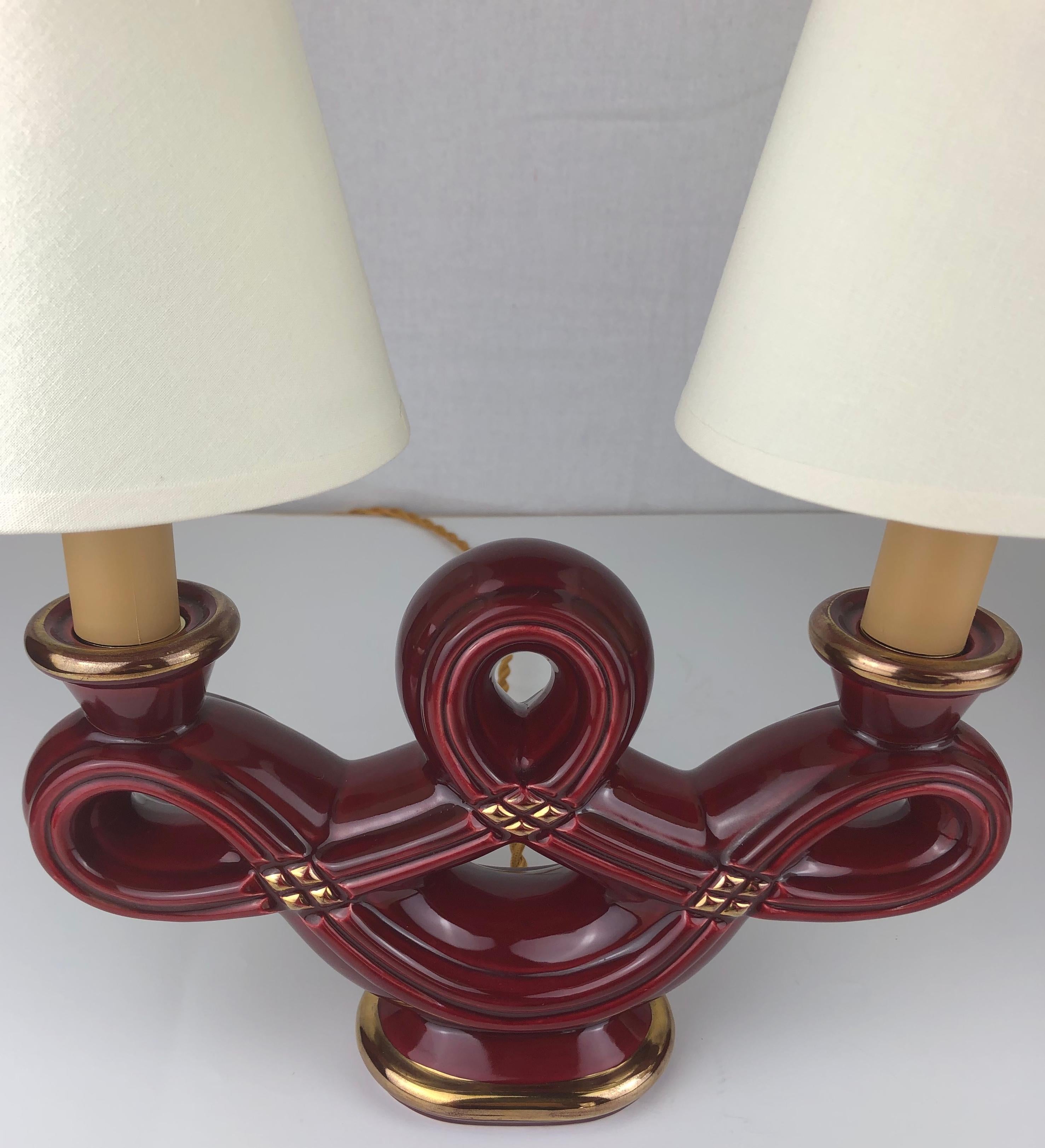 Pair of French Art Deco Burgundy and Gold Trimmed Swirled Faience Table Lamps For Sale 1