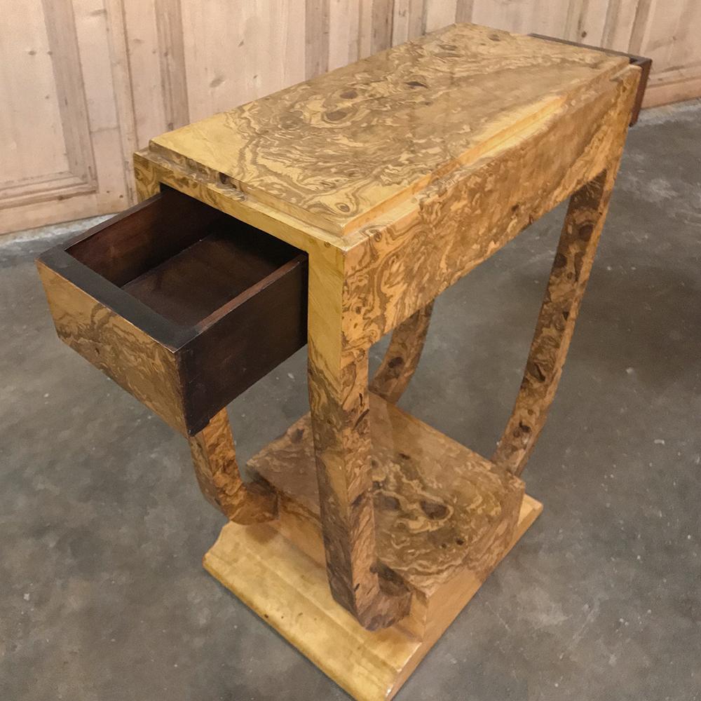 Pair of French Art Deco Burl Walnut End Tables In Good Condition In Dallas, TX