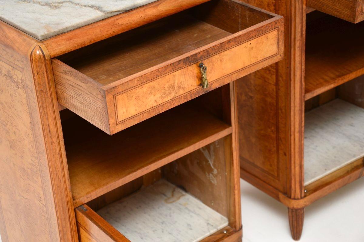 Early 20th Century Pair of French Art Deco Burr Walnut Marble Top Bedside Cabinets For Sale