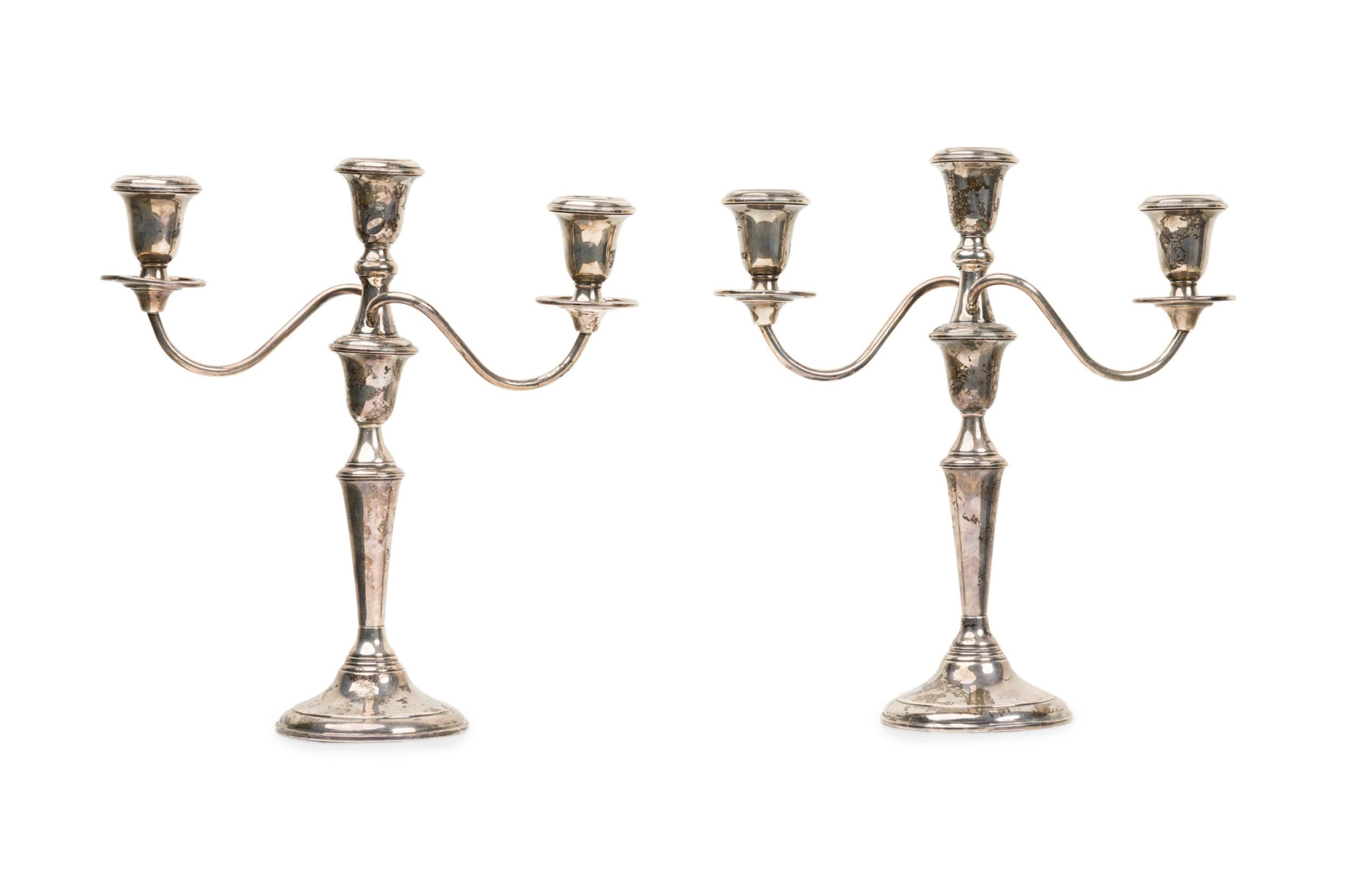 XX secolo Coppia di candelabri francesi in argento Art-Deco Cartier in vendita