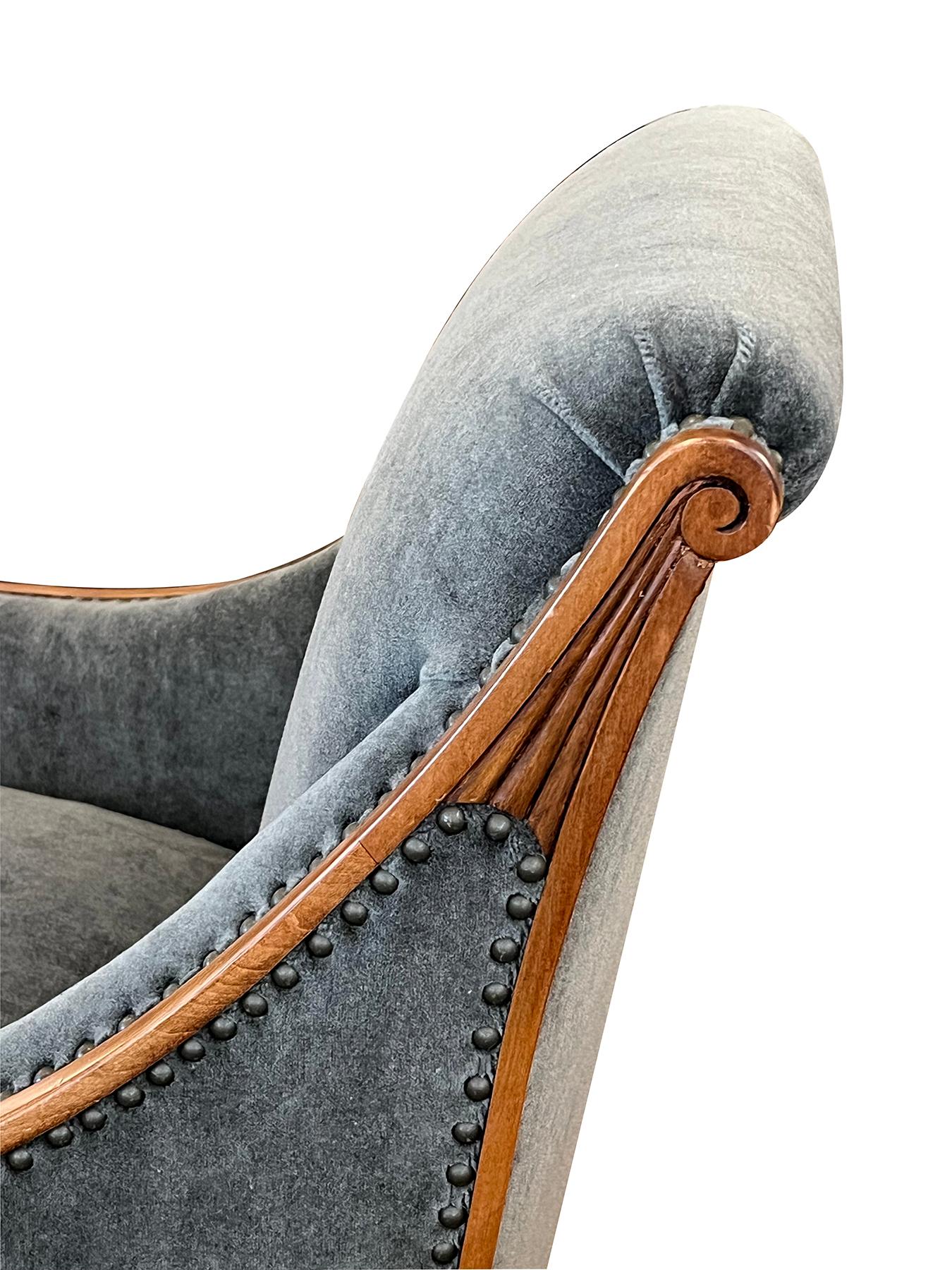 Art Déco Coppia di Poltrone/Bergeres imbottite in acero intagliato Art Carved francese in vendita