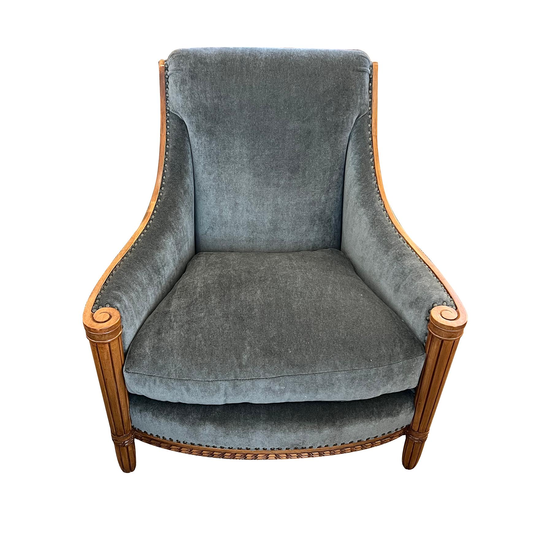 Coppia di Poltrone/Bergeres imbottite in acero intagliato Art Carved francese In condizioni buone in vendita a San Francisco, CA