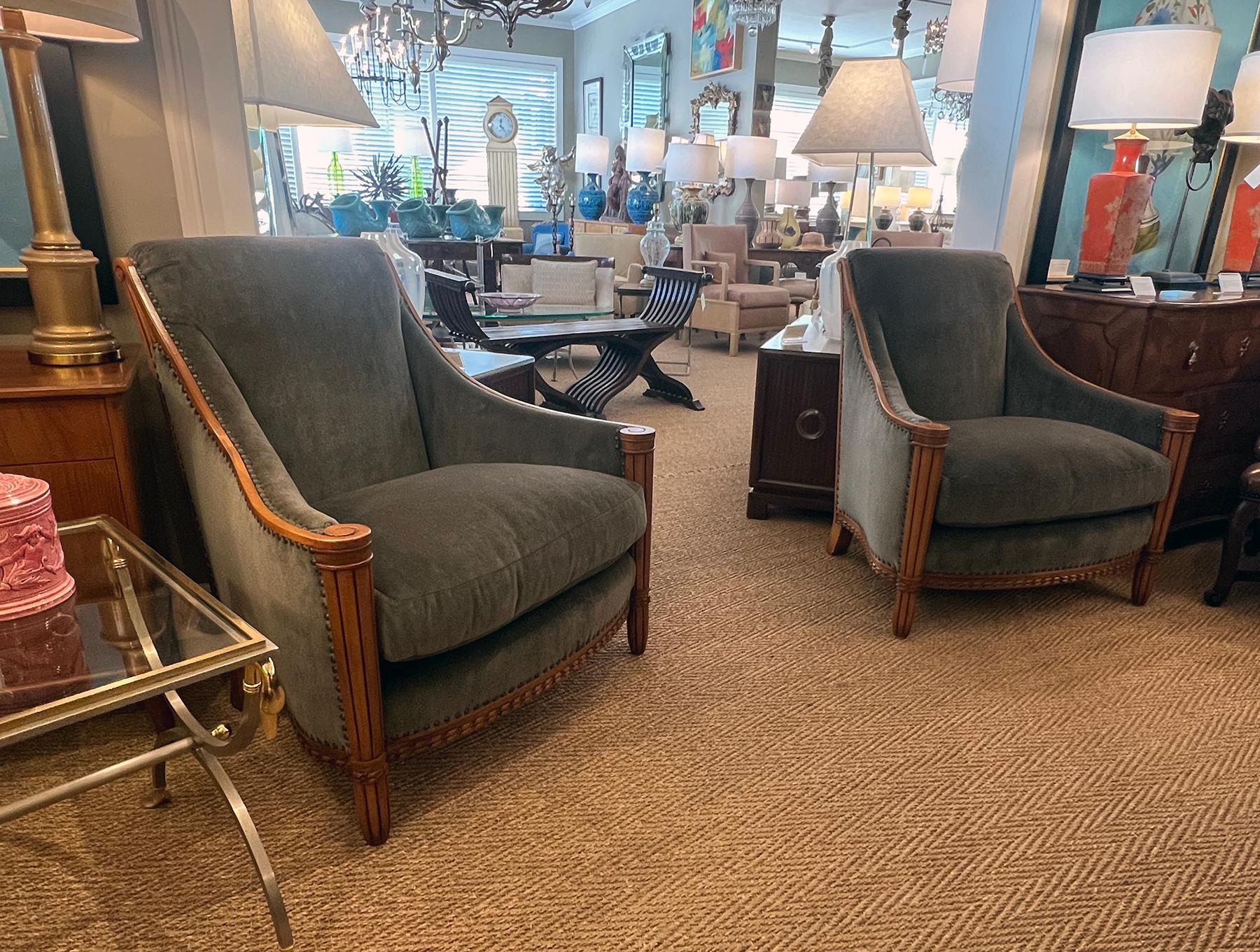 Coppia di Poltrone/Bergeres imbottite in acero intagliato Art Carved francese in vendita 1