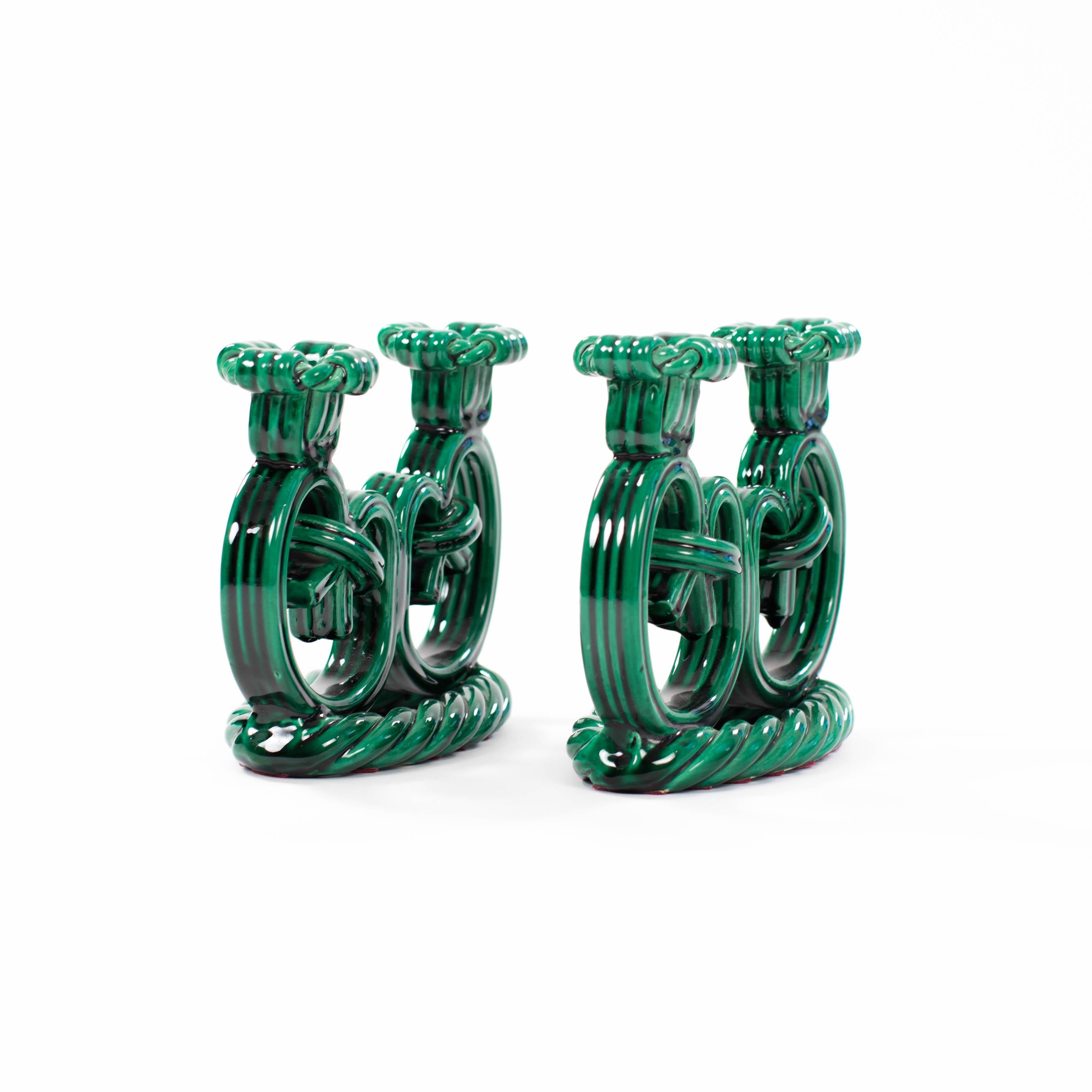 Metà XX secolo Coppia di candelabri francesi Art Déco in ceramica con aspetto di corda verde abete 1930 in vendita