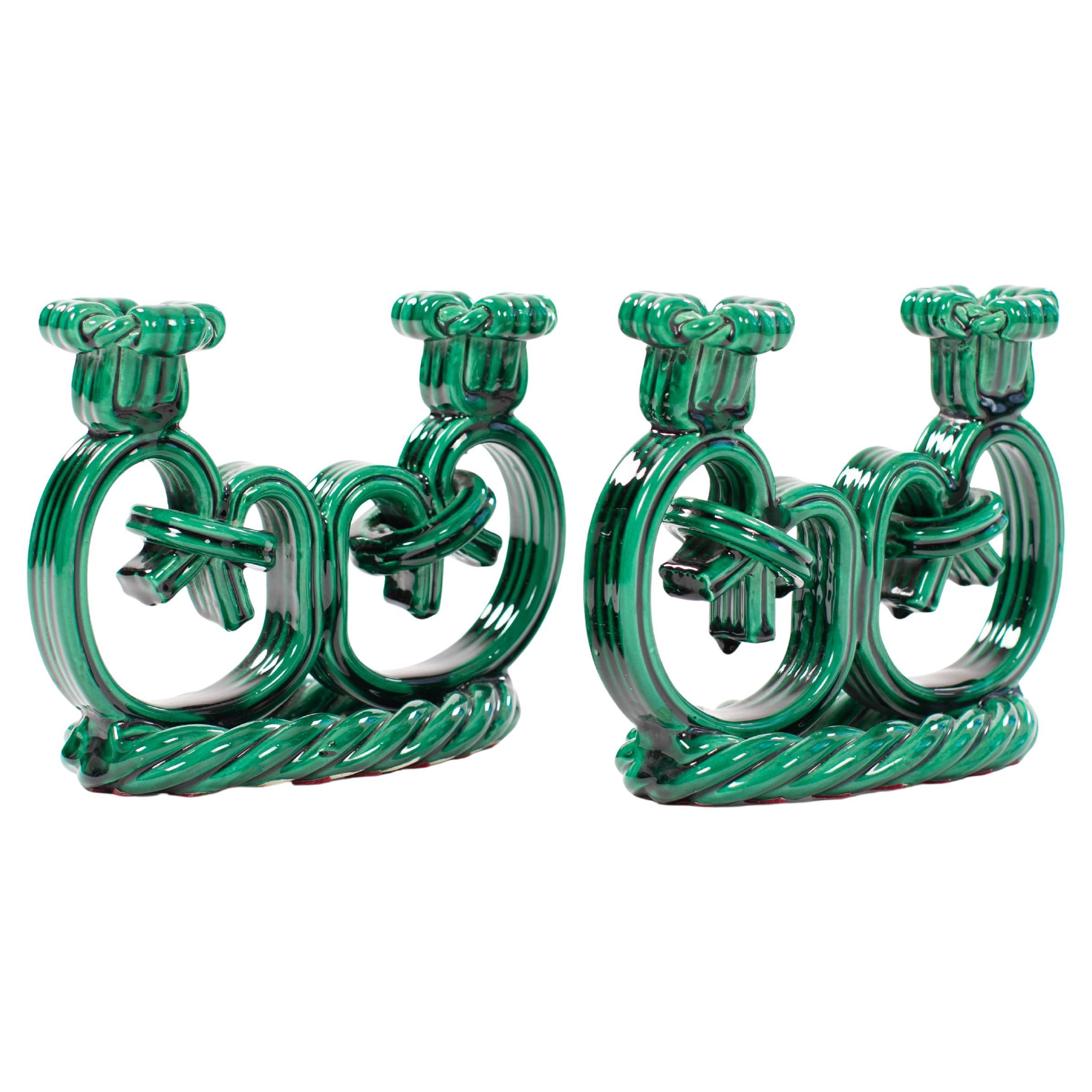Coppia di candelabri francesi Art Déco in ceramica con aspetto di corda verde abete 1930 in vendita