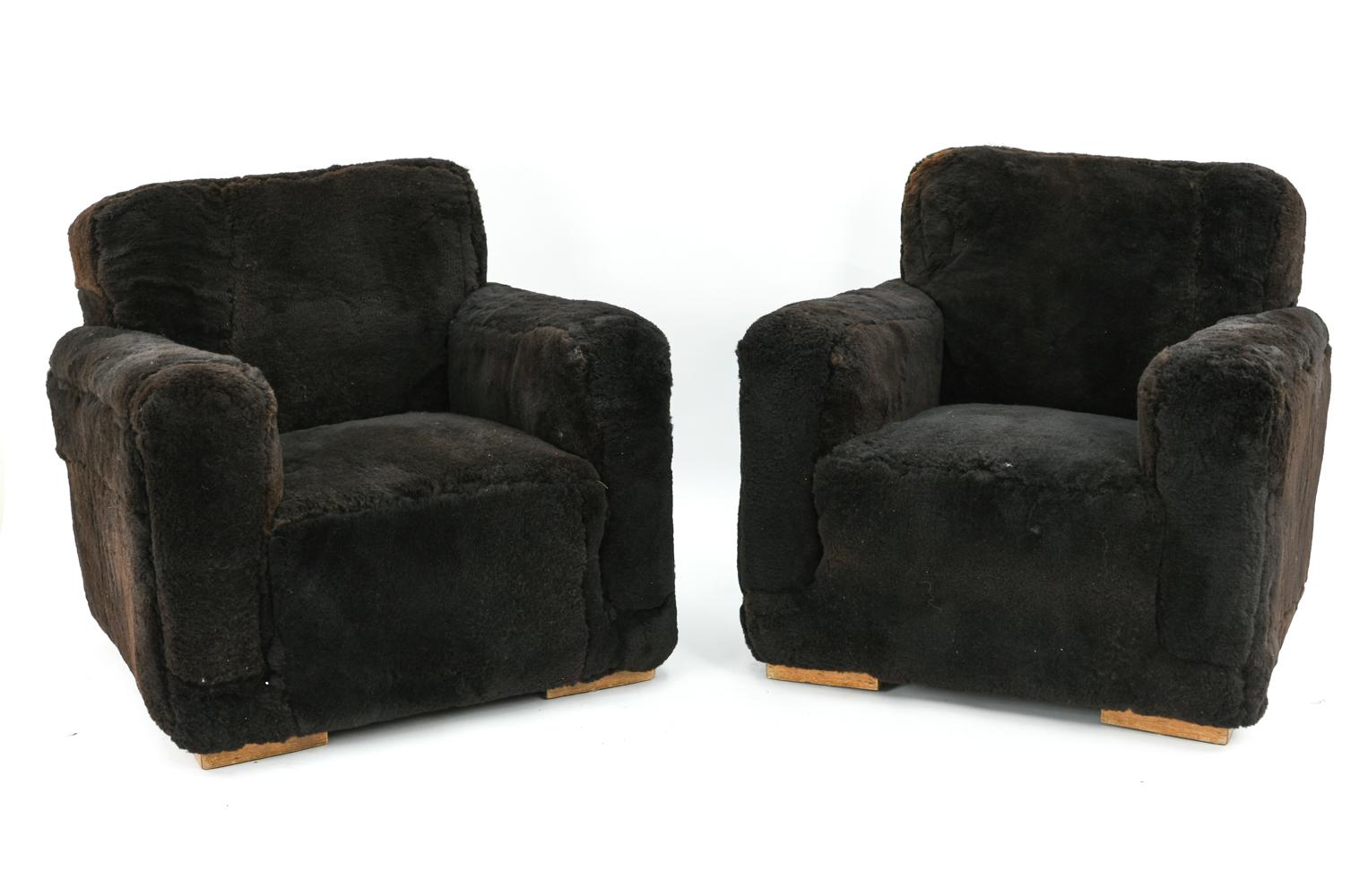 Pair of French Art Deco Club Chairs in Brown Lamb's Wool In Good Condition In Norwalk, CT
