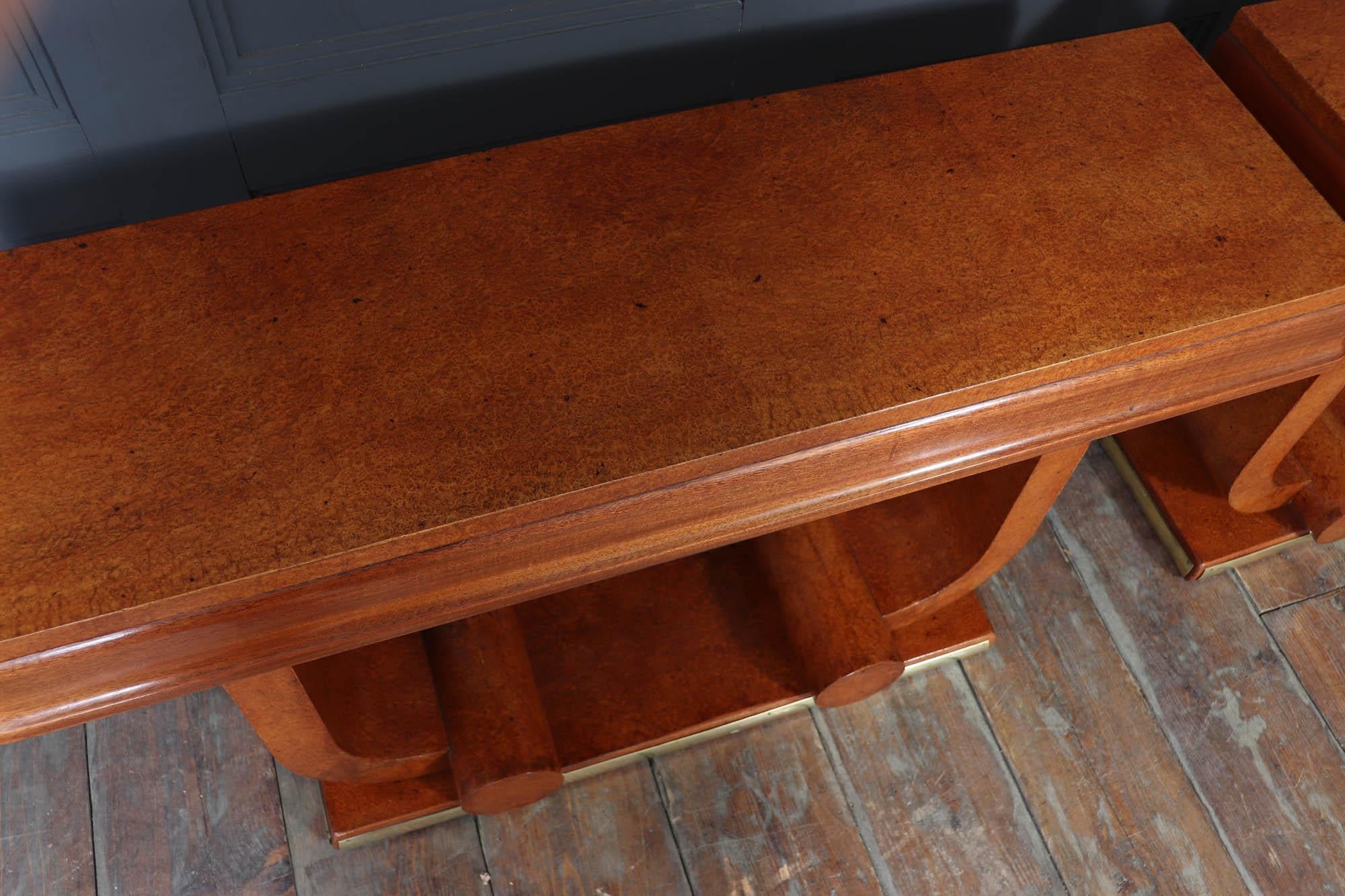 Pair of French Art Deco Console Tables in Amboyna c1925 For Sale 6
