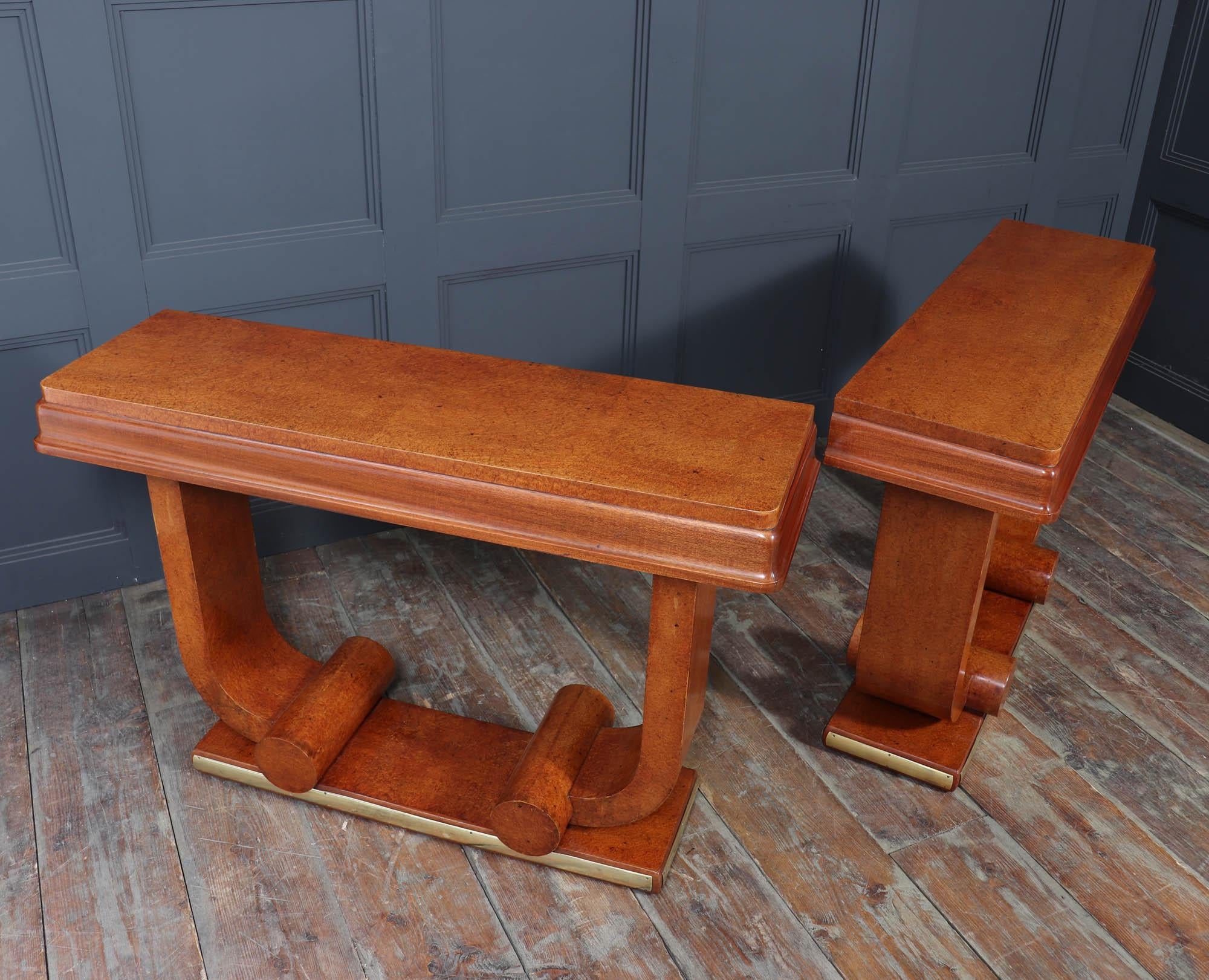 Pair of French Art Deco Console Tables in Amboyna c1925 For Sale 9