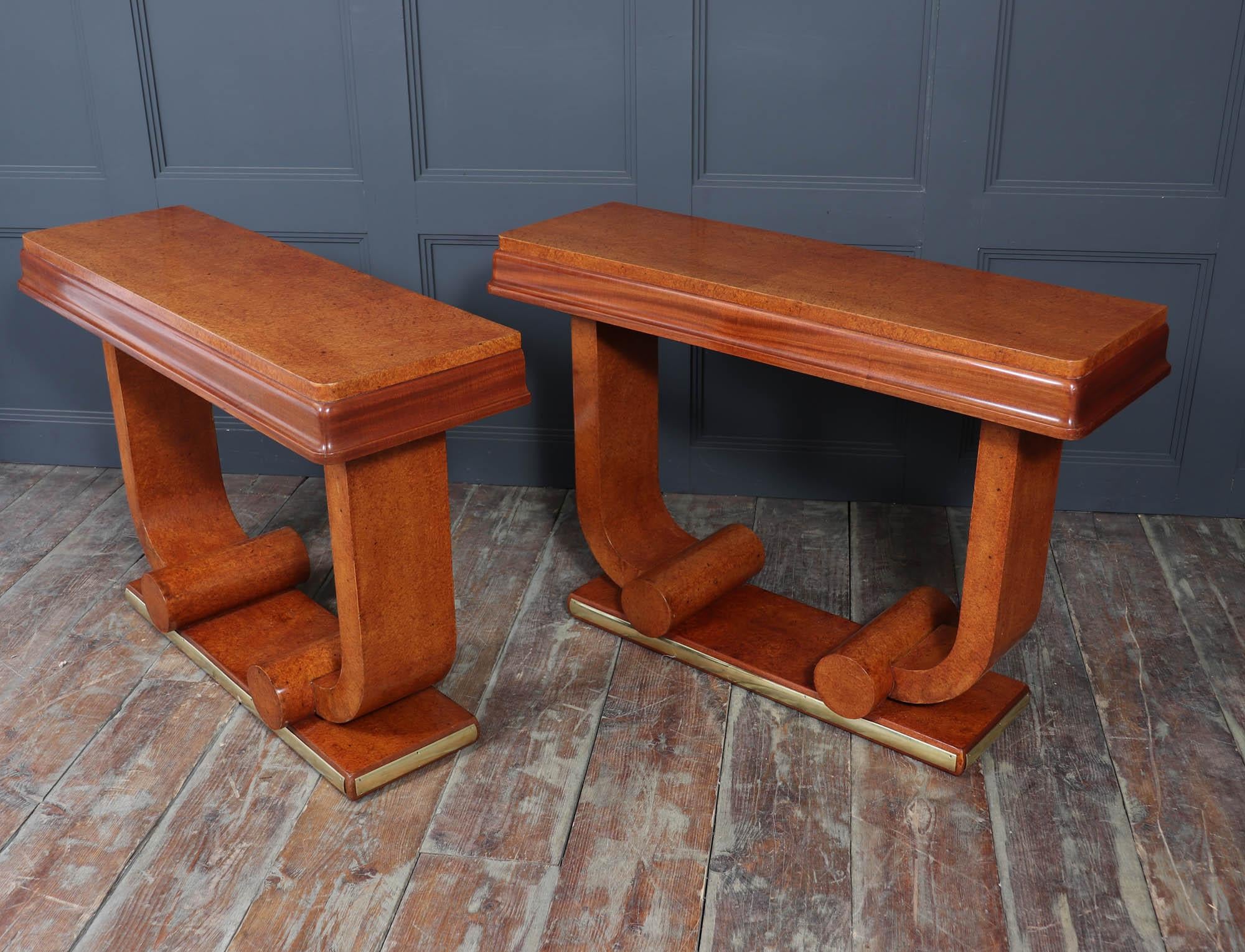 Pair of French Art Deco Console Tables in Amboyna c1925 For Sale 11