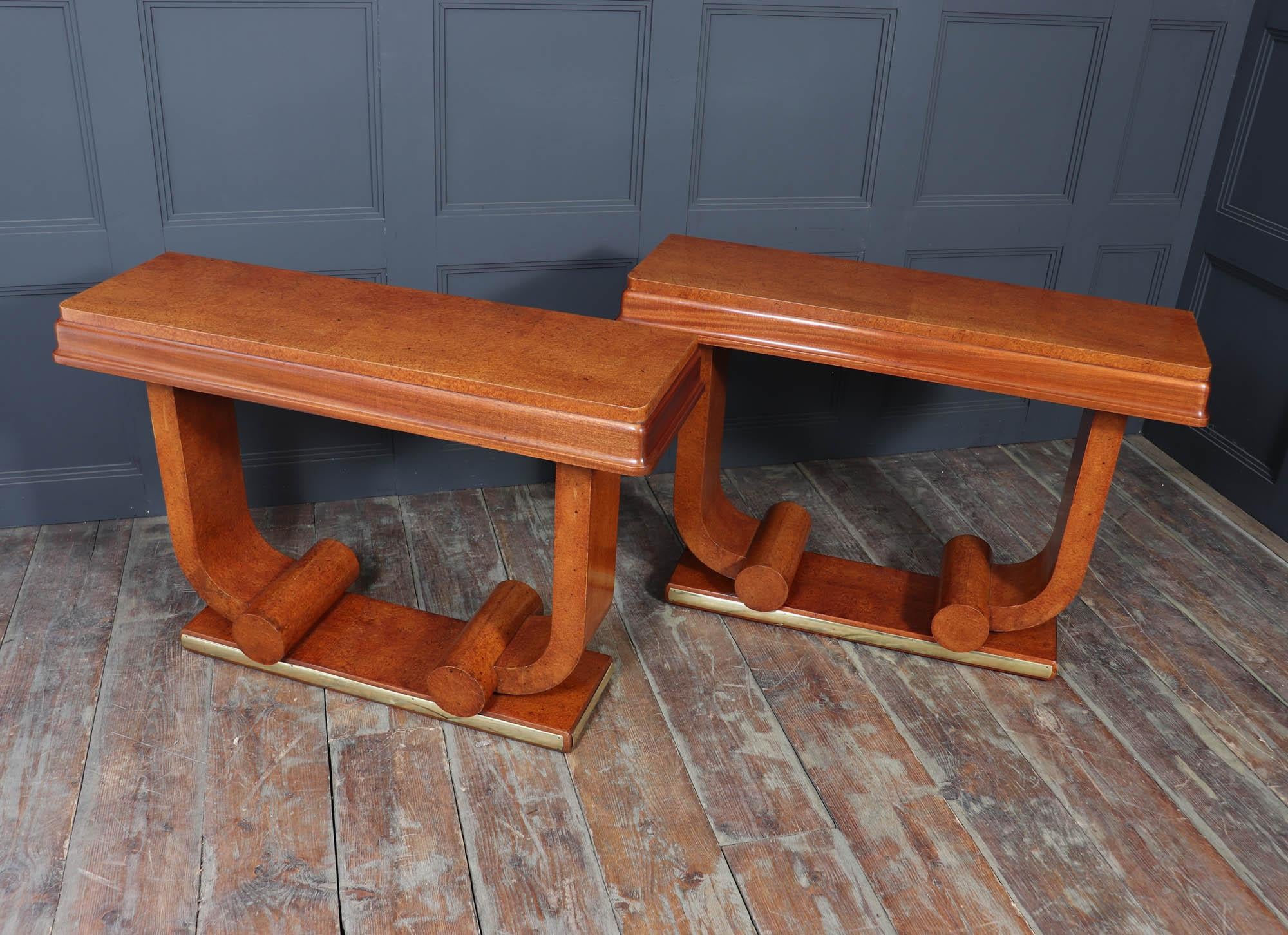 Pair of French Art Deco Console Tables in Amboyna c1925 For Sale 12