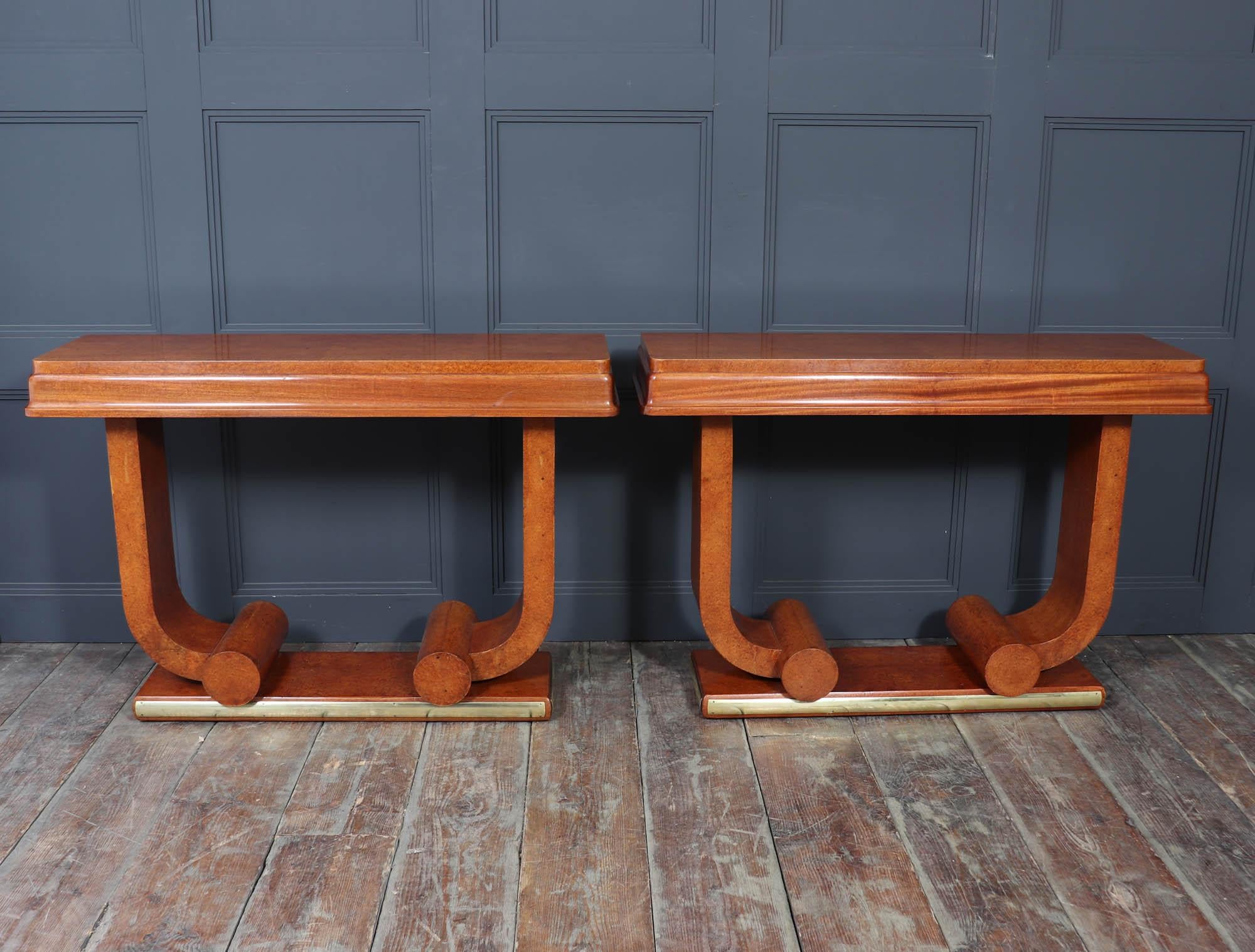 Pair of French Art Deco Console Tables in Amboyna c1925 For Sale 2