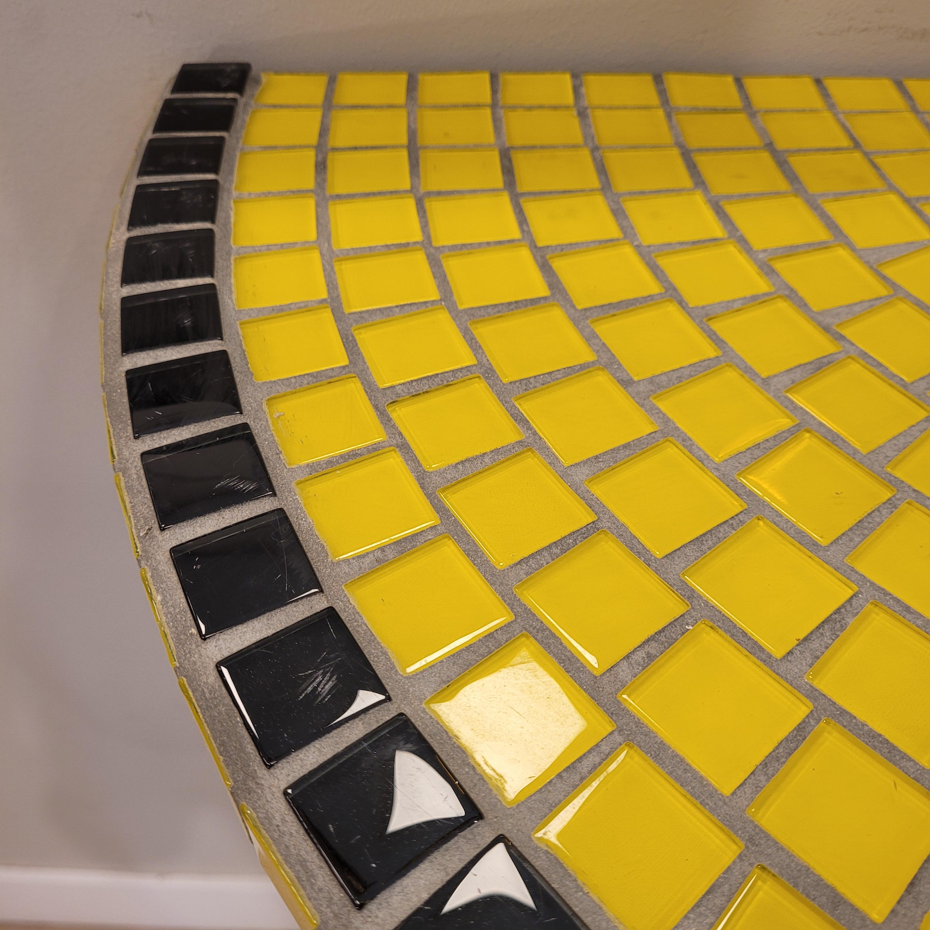 Paire de consoles art déco françaises, verre jaune et noir, consoles murales. en vente 4