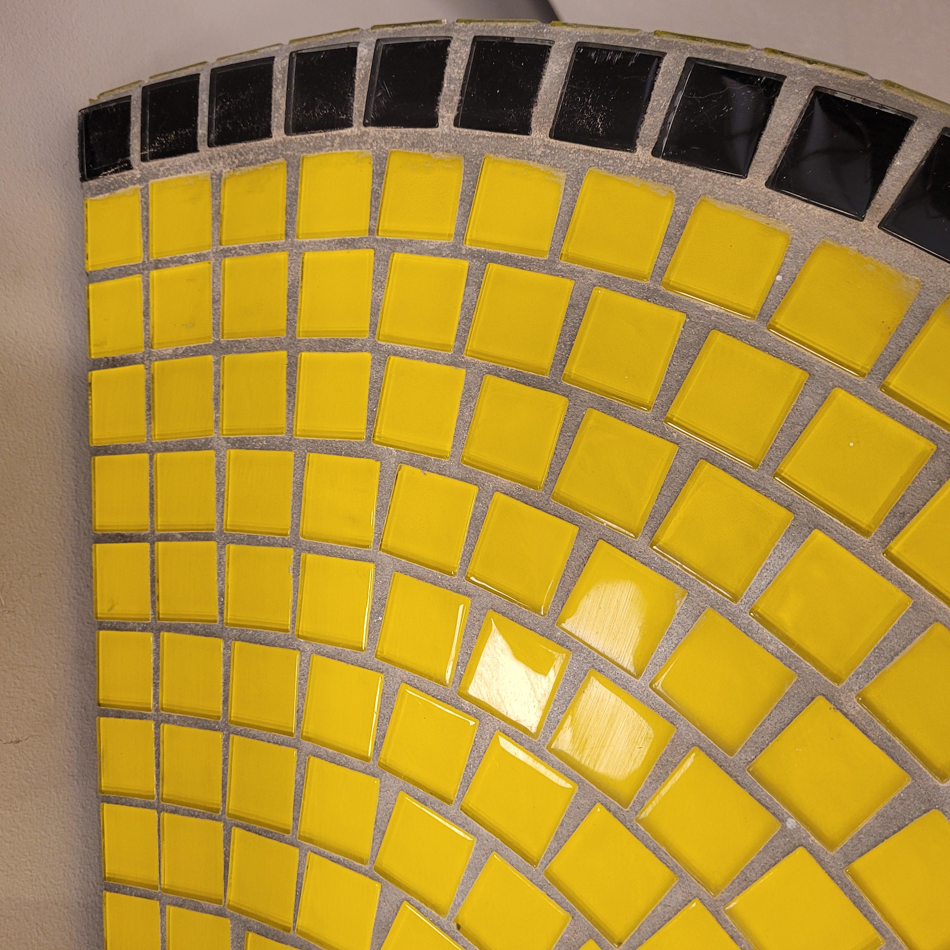 Paire de consoles art déco françaises, verre jaune et noir, consoles murales. en vente 6