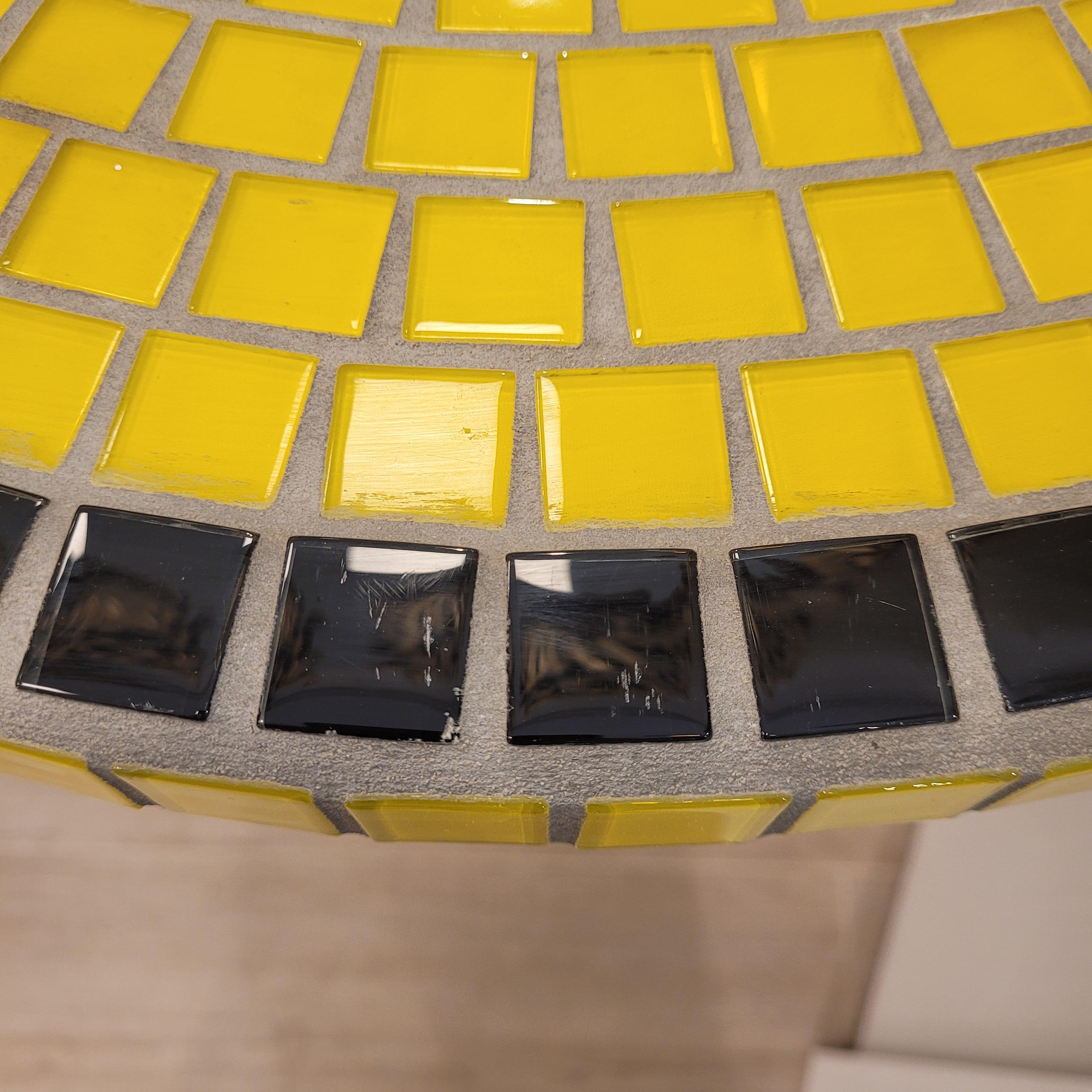 Paire de consoles art déco françaises, verre jaune et noir, consoles murales. en vente 8