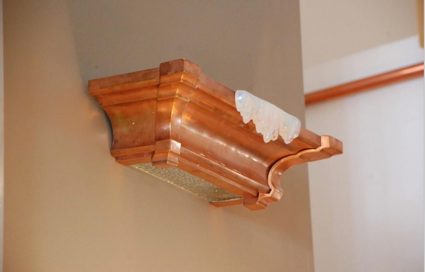 Pair of French Art Deco Copper and Opalescent Glass Icicle Sconces by Ezan For Sale 1