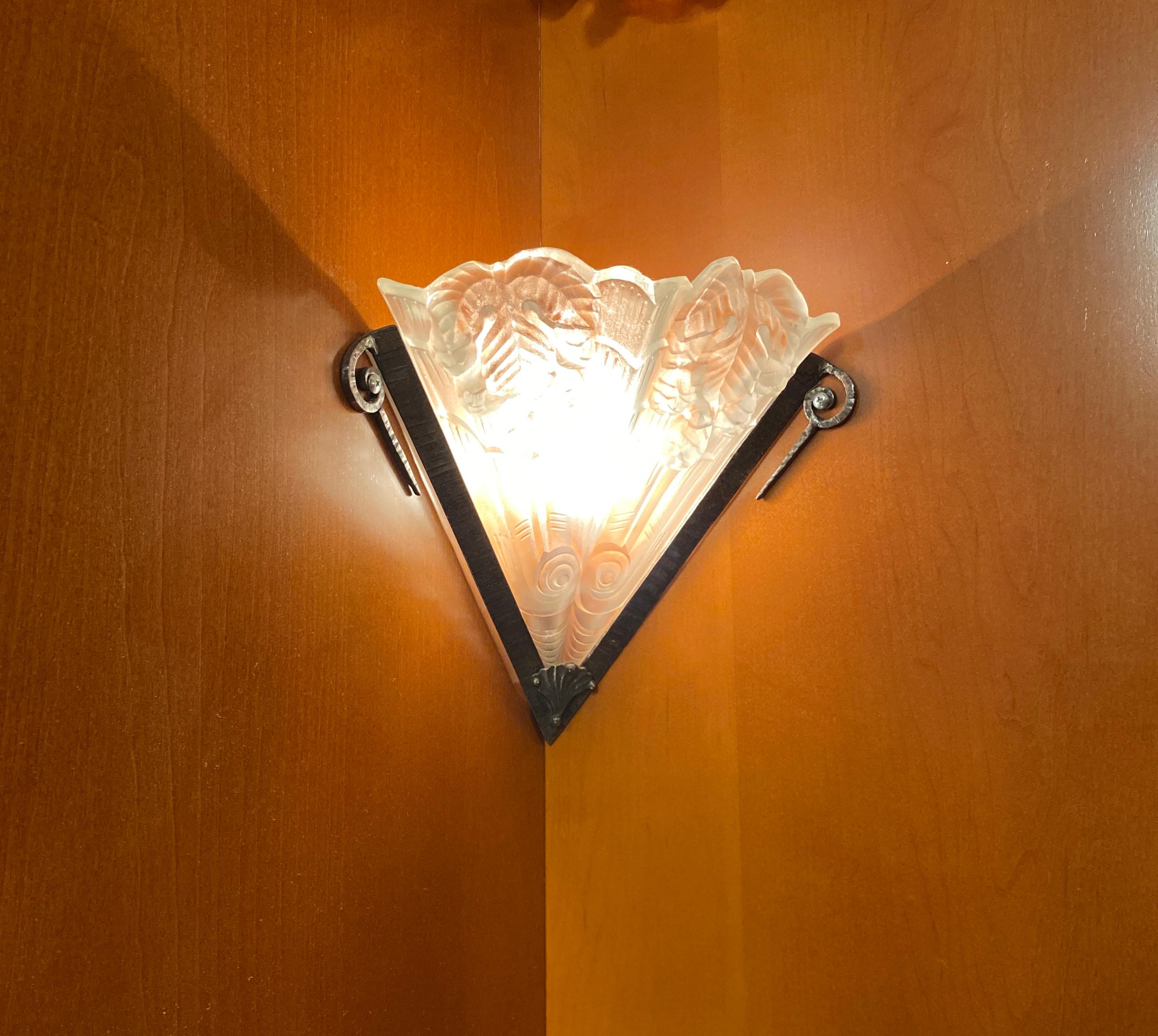 Bronze Pair of French Art Deco Corner Wall Sconces by Noverdy For Sale