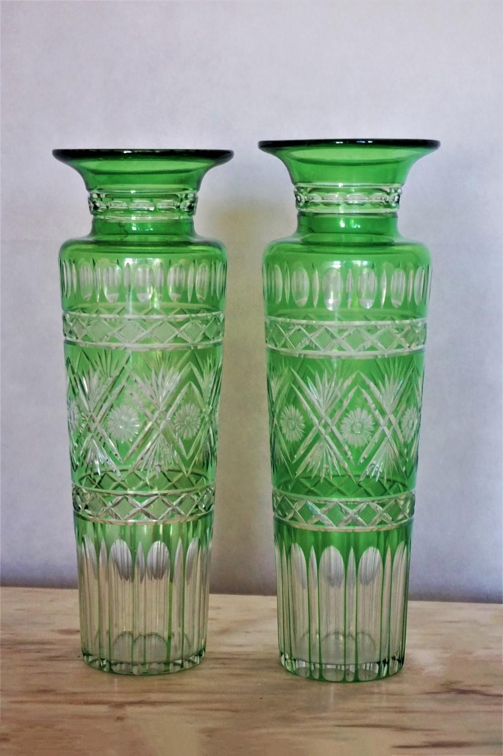 Pair of hand blown crystal vases green cut to clear with elegant and clean lines in Art Deco design, France, circa 1920-1930.
Dimensions: Height 12.25