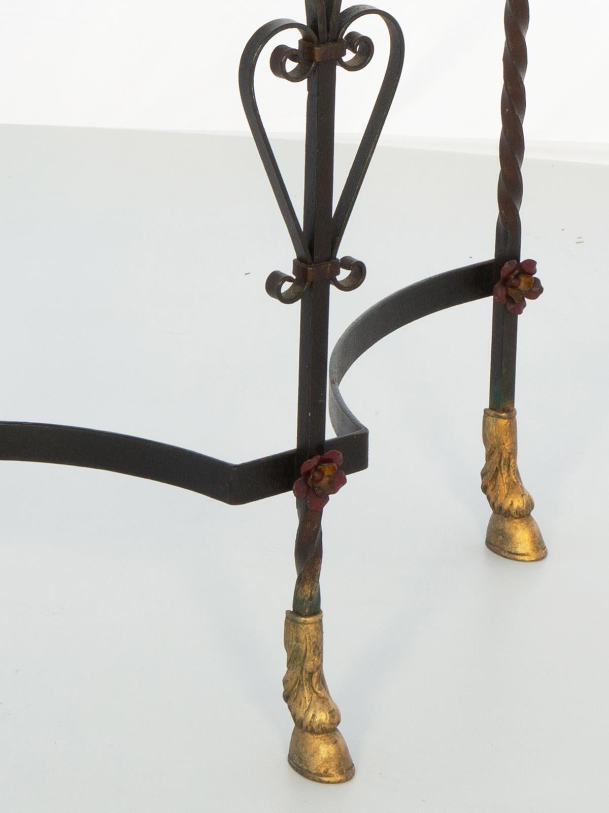 Paar französische Art Deco Demilune-Konsolen aus Schmiedeeisen mit Marmorauflagen im Zustand „Gut“ im Angebot in West Palm Beach, FL
