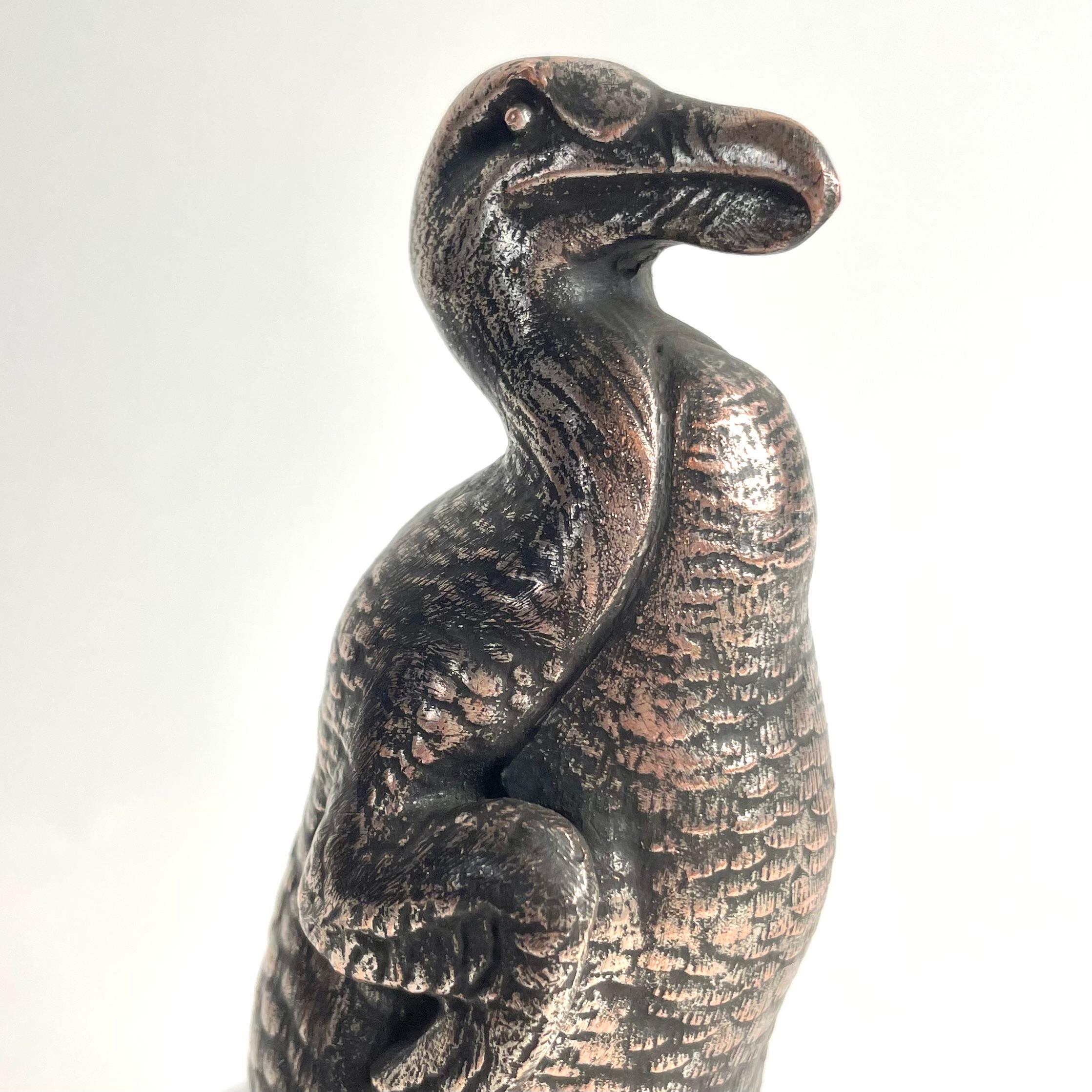 Coppia di reggilibri Dodo in Art Déco francese in spelta argentata e marmo, anni '30 in vendita 3