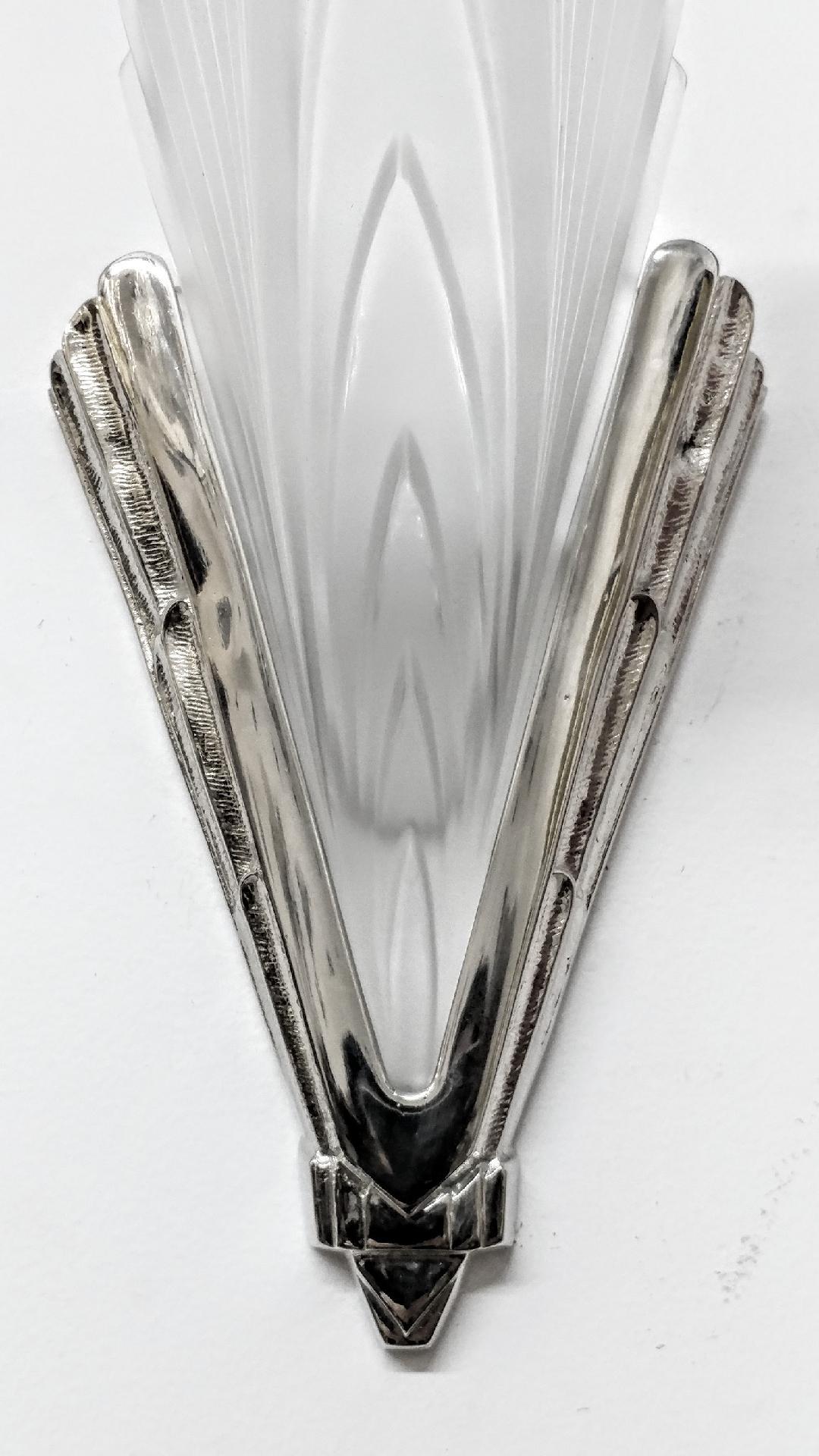 Pair of French Art Deco Feather Wall Sconces In Excellent Condition For Sale In Long Island City, NY