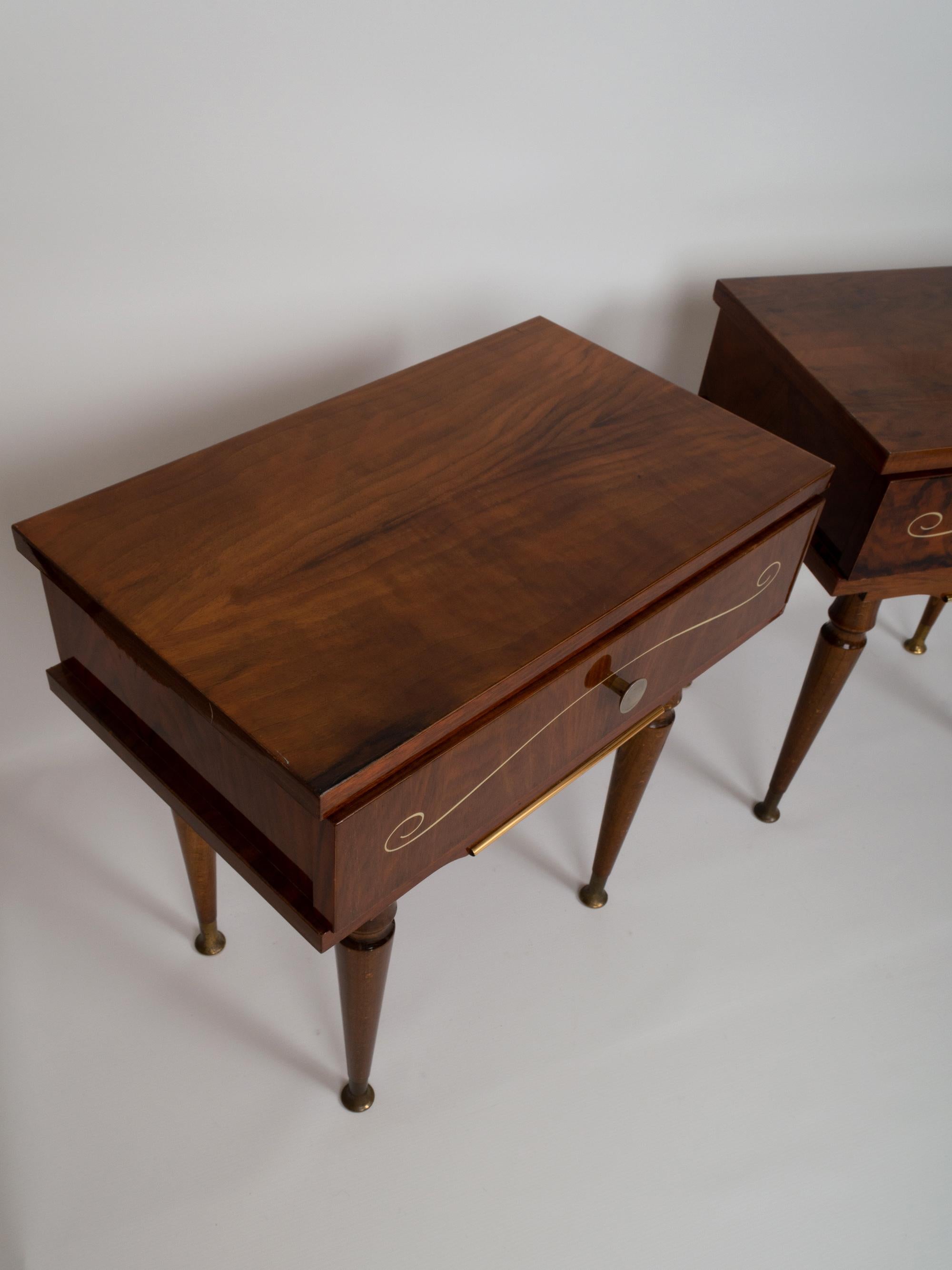 Pair of French Art Deco Figured Walnut Nightstands Bedside Cabinets, circa 1960 For Sale 3