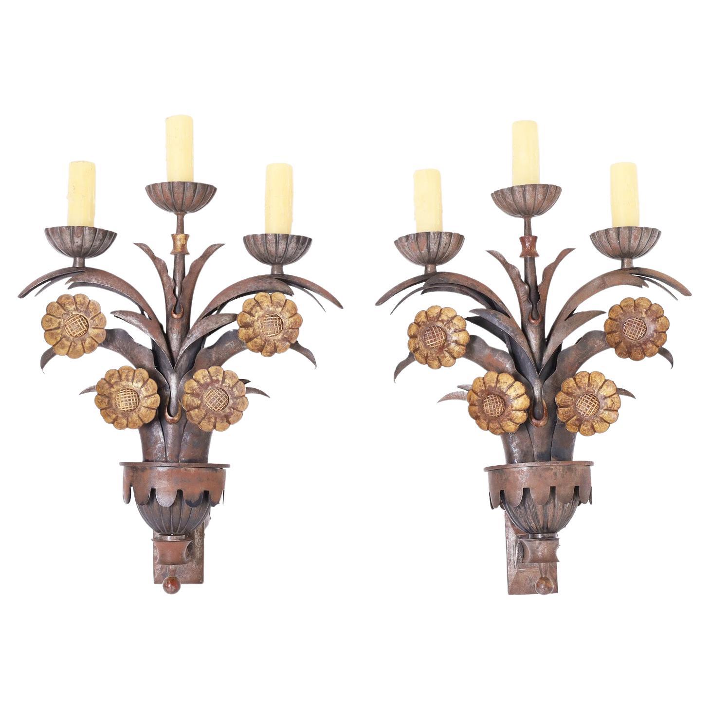 Coppia di lampade da parete floreali francesi Art Déco