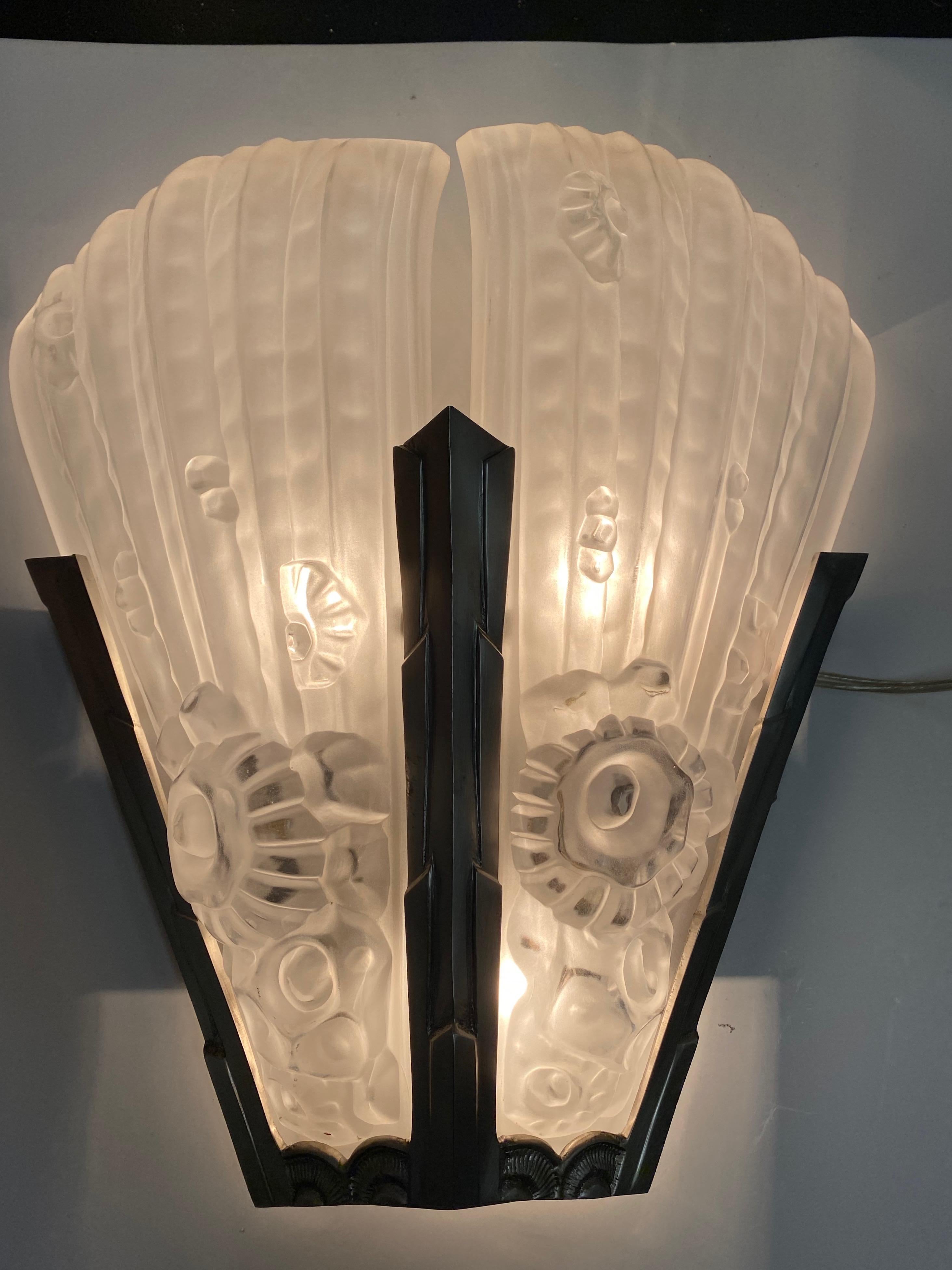 Pair of French Art Deco Gênet et Michon Wall Sconces For Sale 8