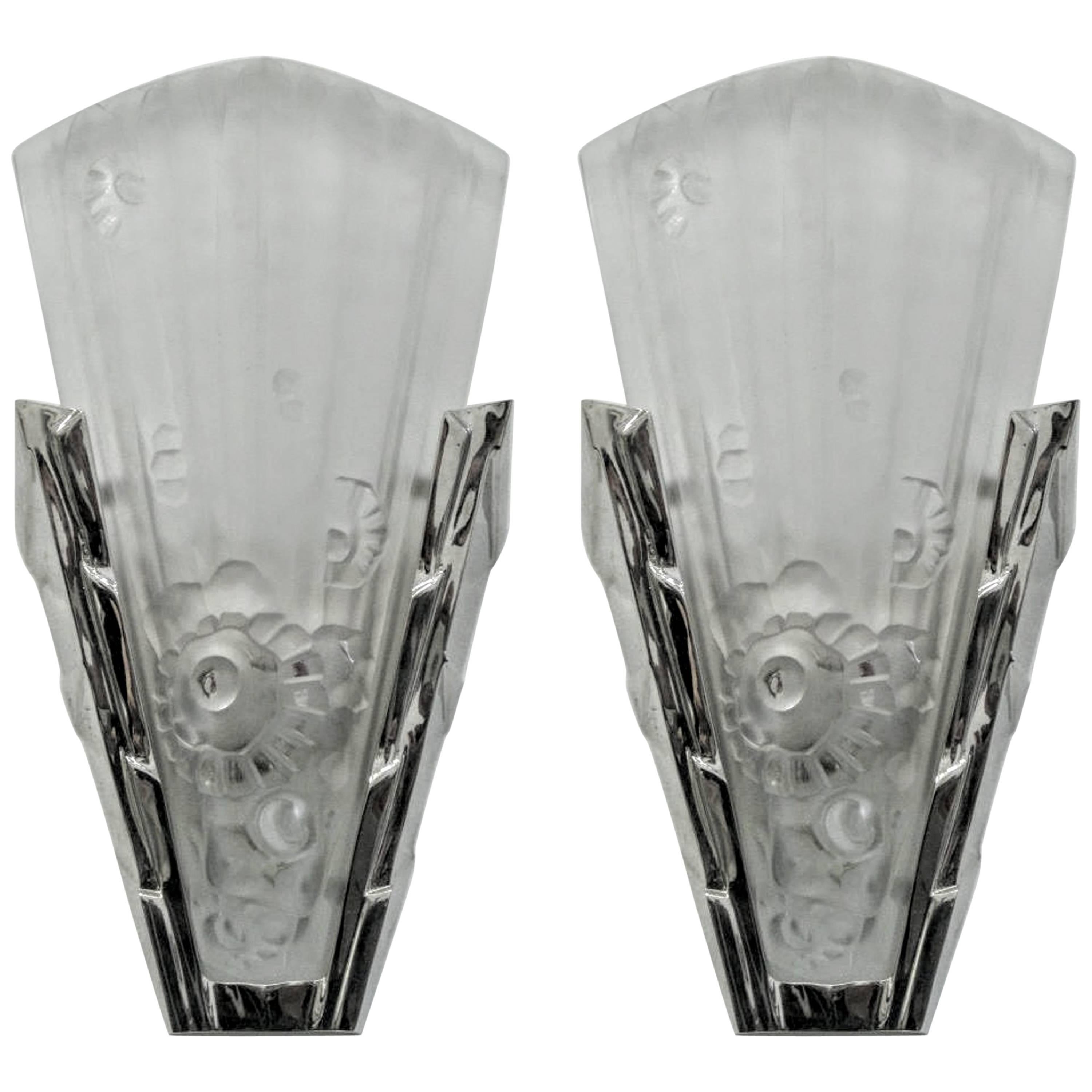 Pressed Pair of French Art Deco by Genet  Michon Wall Sconces For Sale
