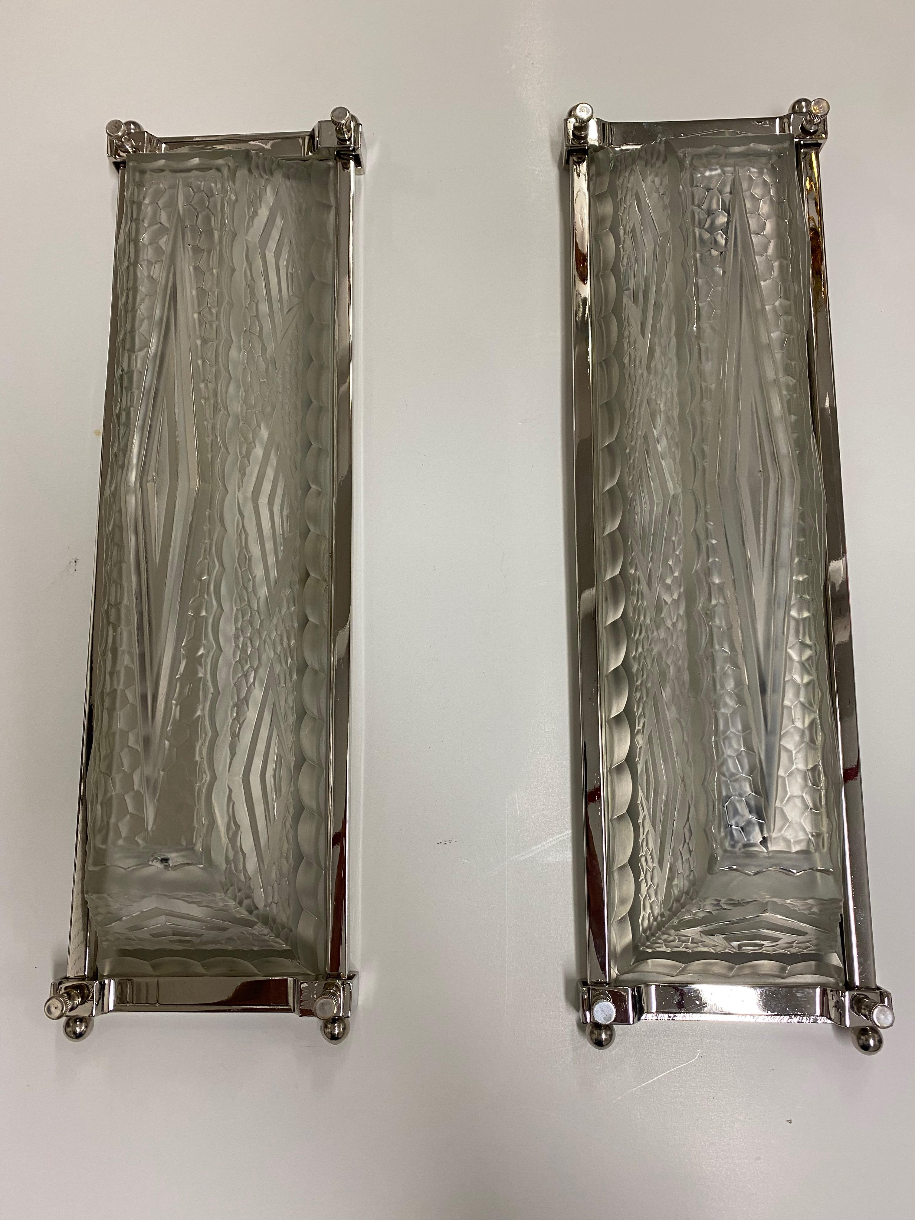 Pair of French Art Deco Geometric Sconces In Good Condition For Sale In North Bergen, NJ