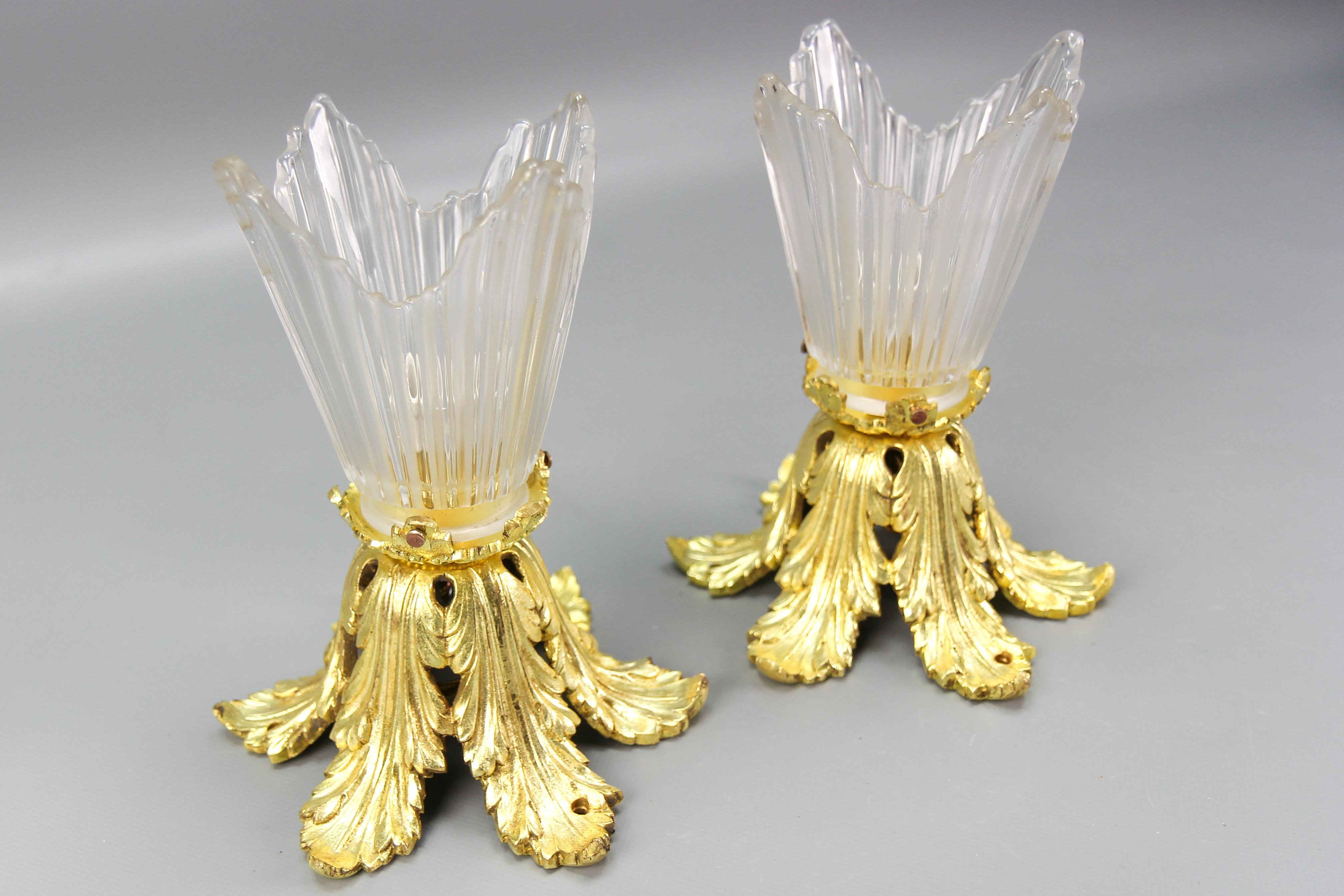 Pair of French Art Deco Gilt Bronze and Clear Glass Ceiling Lights, 1920s For Sale 7