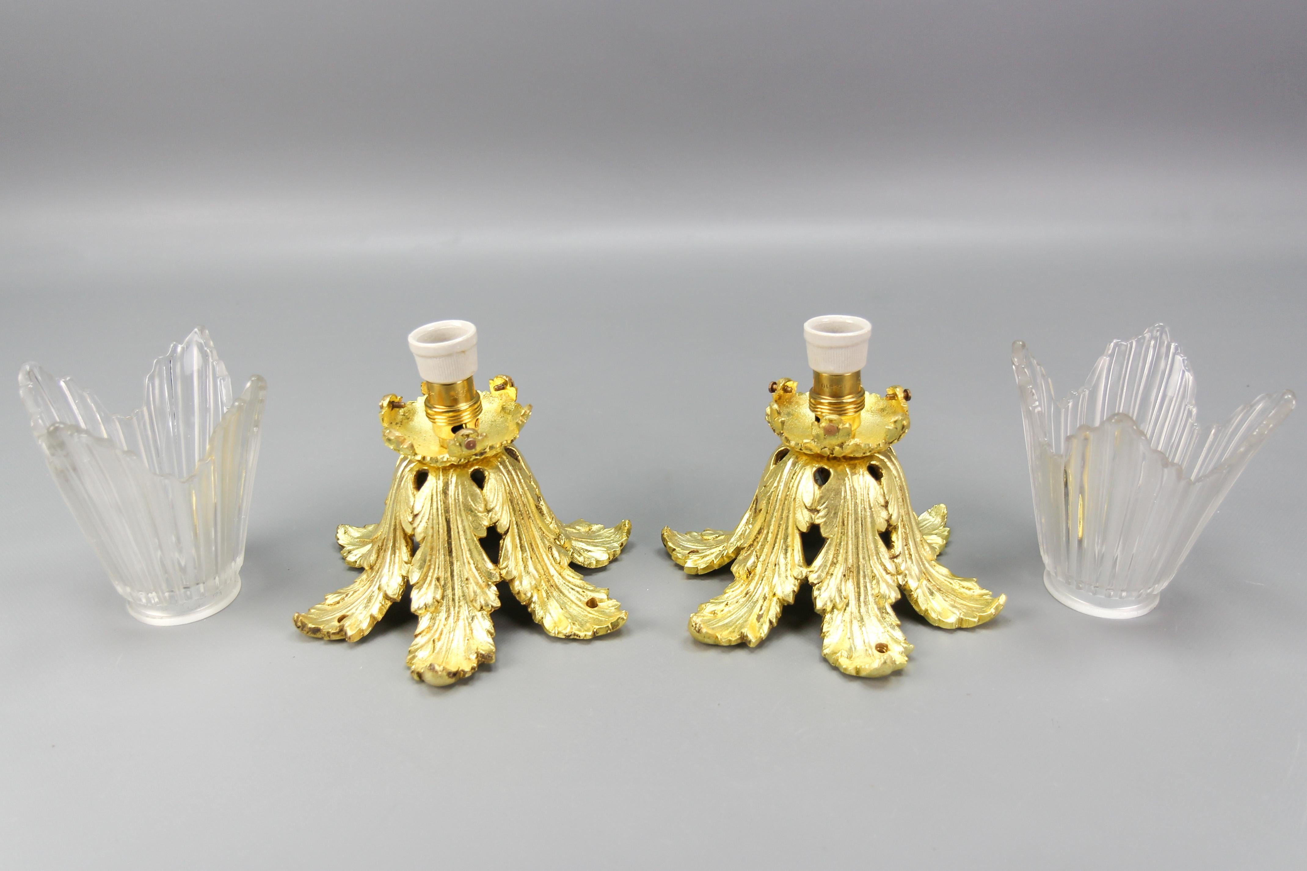 Pair of French Art Deco Gilt Bronze and Clear Glass Ceiling Lights, 1920s For Sale 9