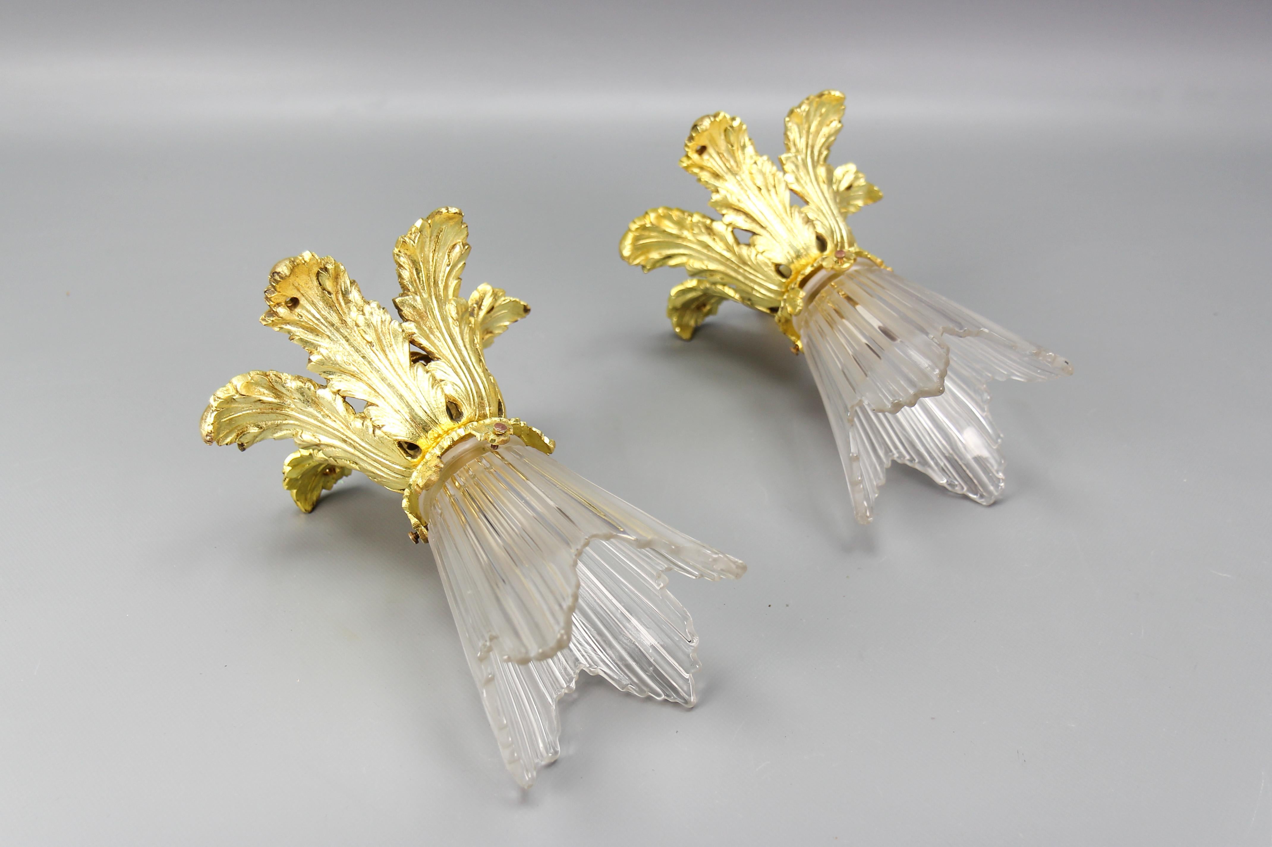 Pair of French Art Deco Gilt Bronze and Clear Glass Ceiling Lights, 1920s For Sale 12