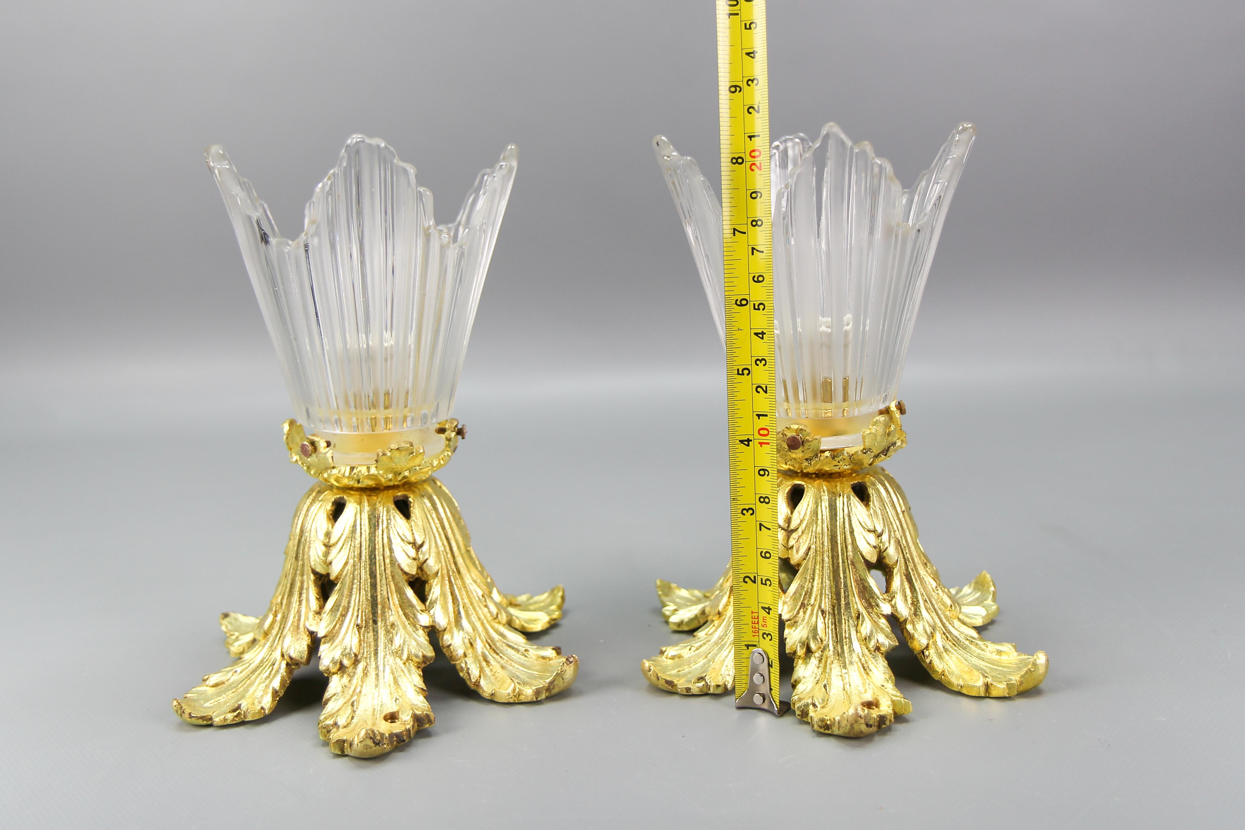 Pair of French Art Deco Gilt Bronze and Clear Glass Ceiling Lights, 1920s For Sale 16