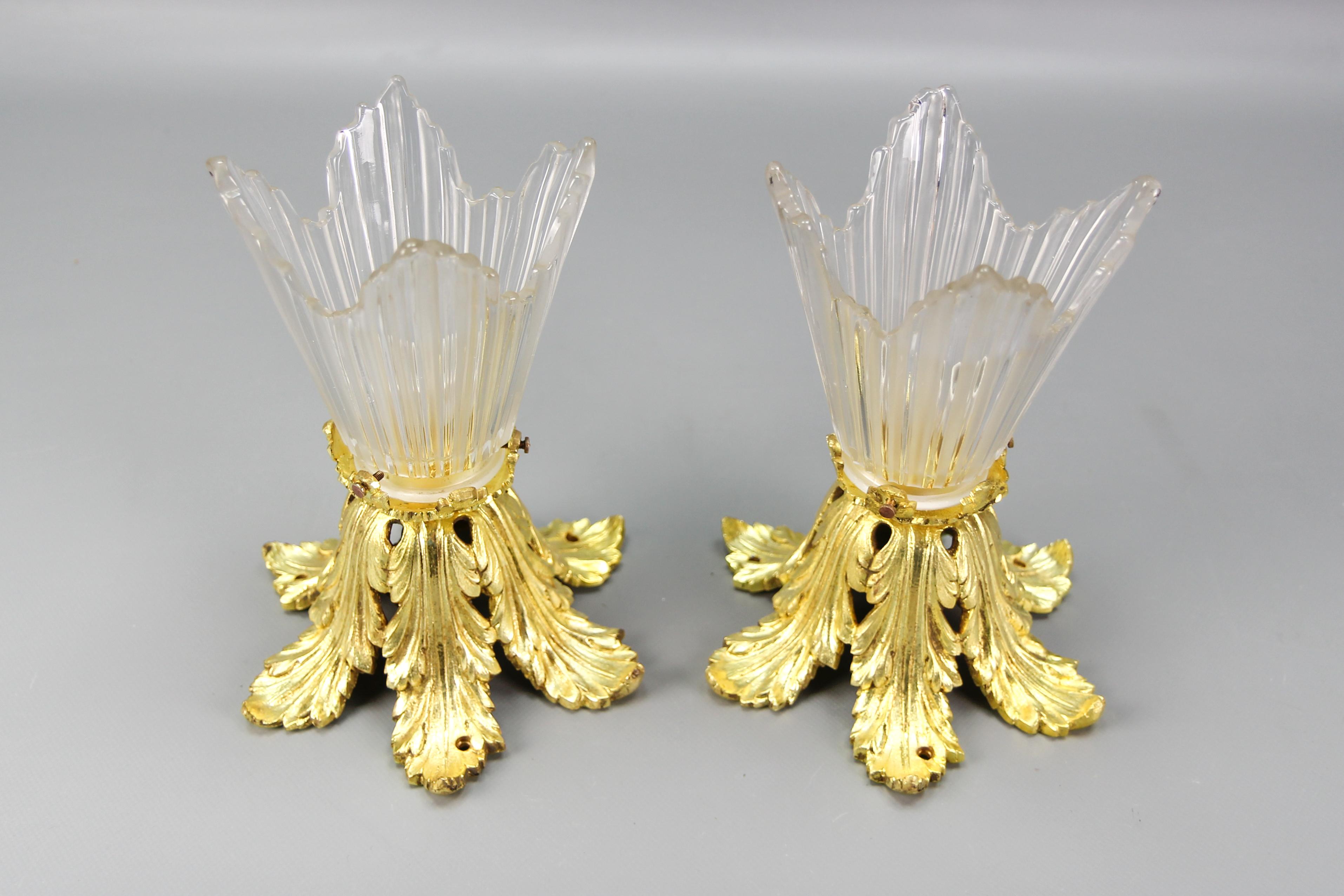 Pair of French Art Deco Gilt Bronze and Clear Glass Ceiling Lights, 1920s For Sale 5